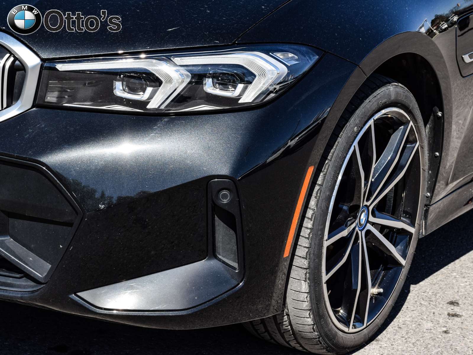 2023 BMW 3 Series xDrive Sedan thumb 9