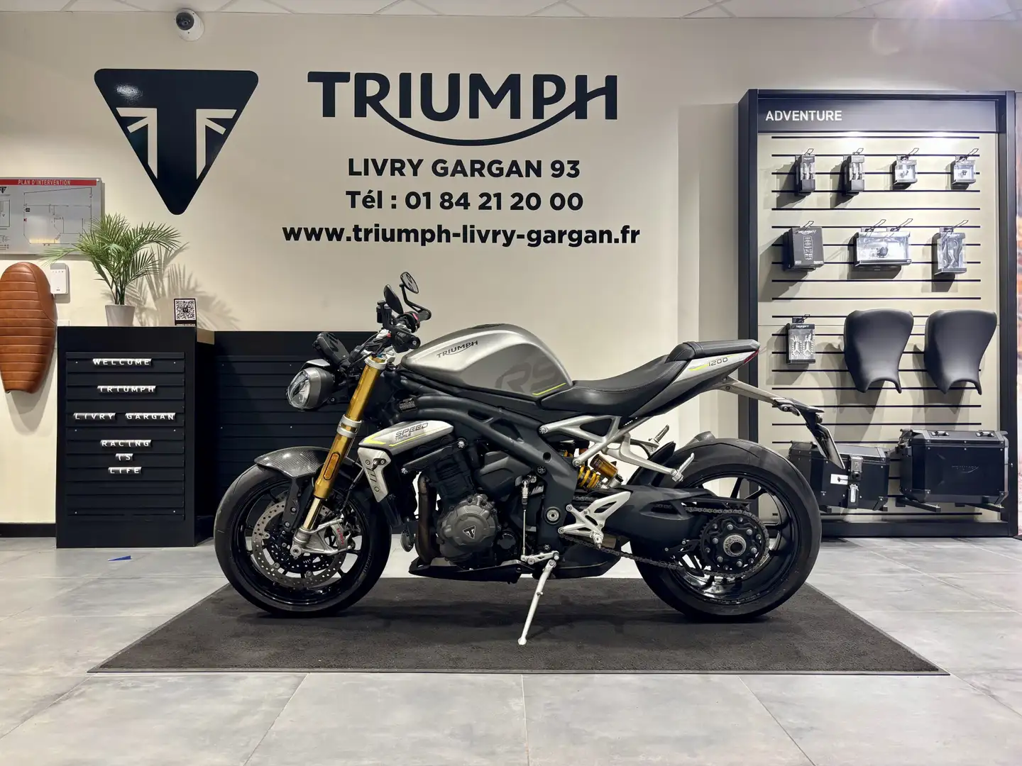 Triumph Speed Triple 1200 RS Gris - 1