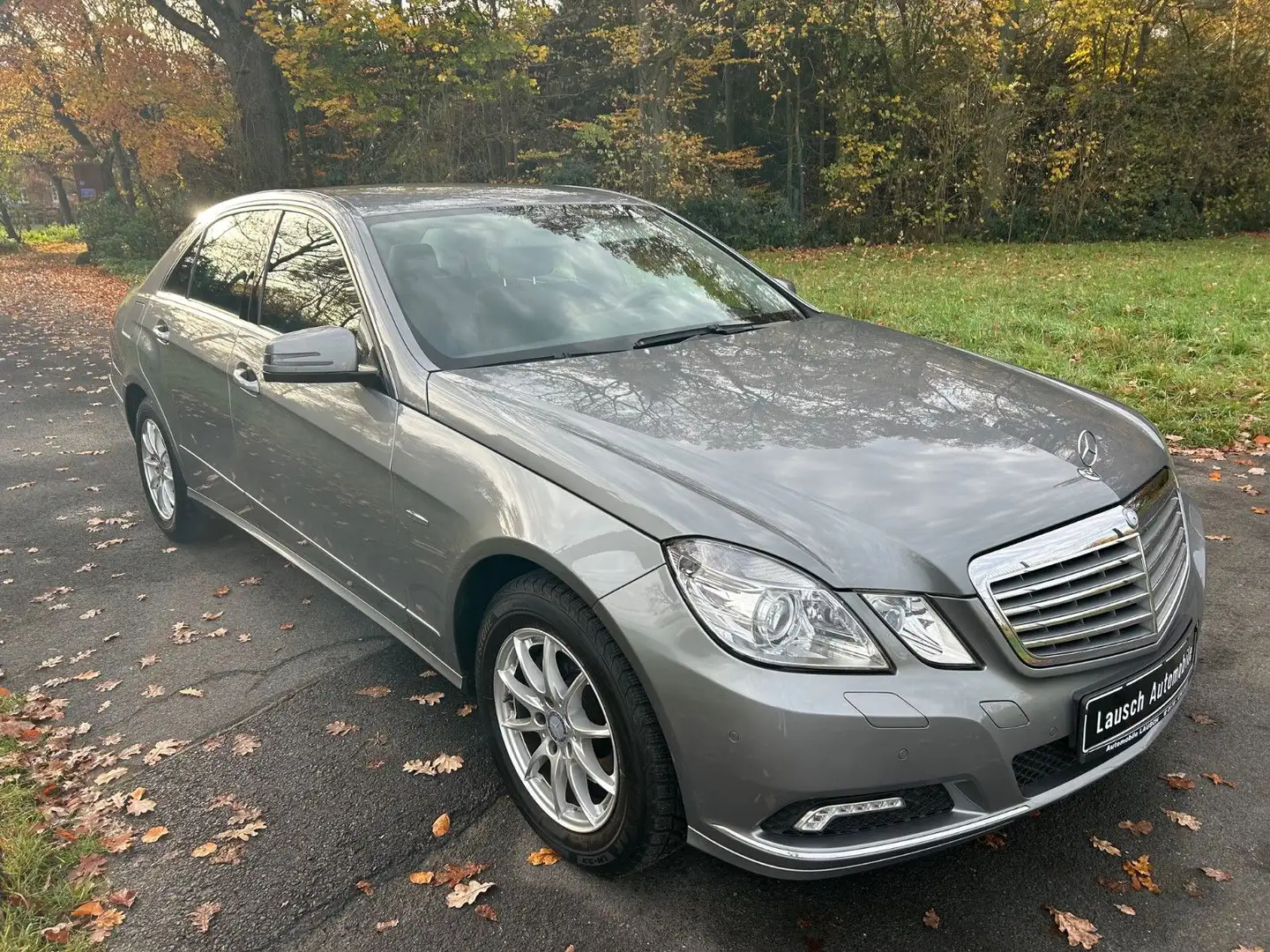 Mercedes-Benz E 250 E Limousine E 250 CGI Bi Xenon Elegance AH Silber - 2