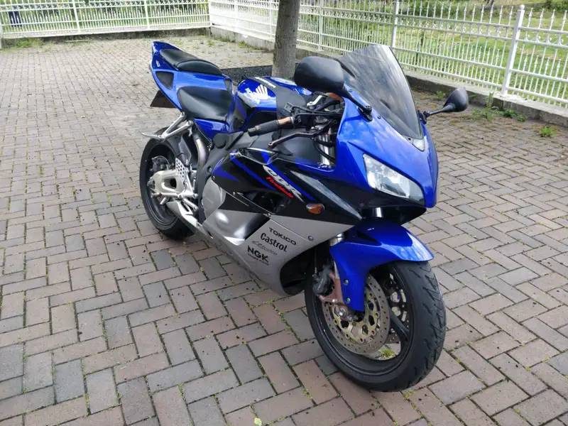 Honda Fireblade - foto 3