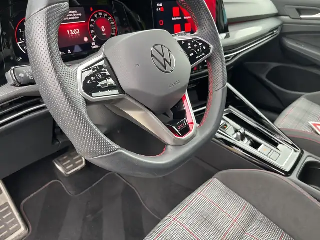 Volkswagen Golf view 9