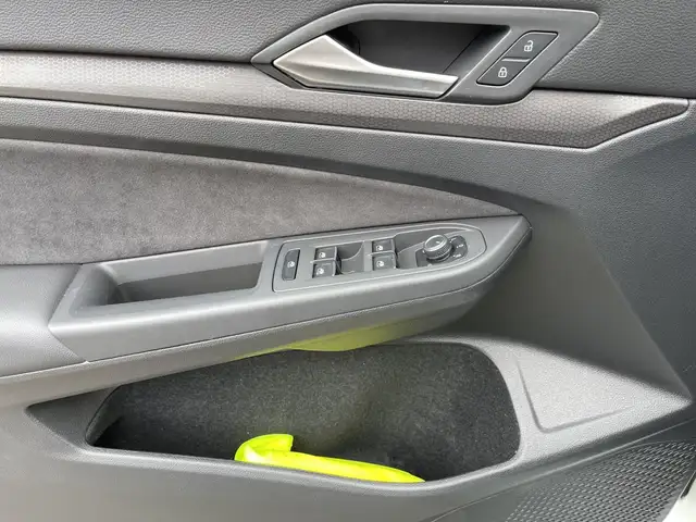 Volkswagen Golf view 8
