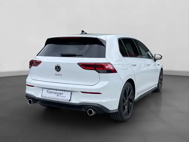 Volkswagen Golf view 3
