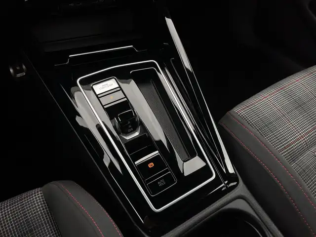 Volkswagen Golf view 11