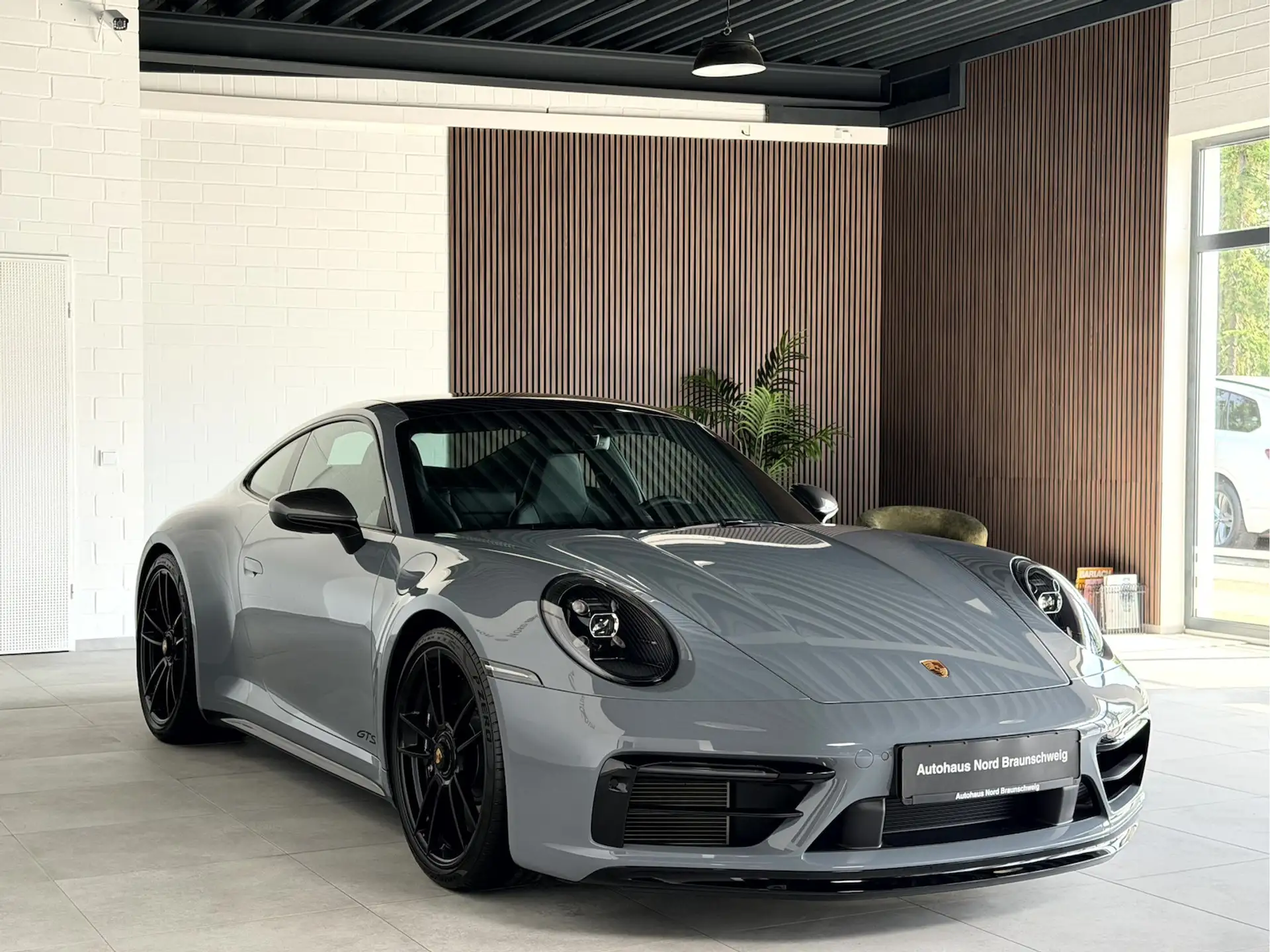 Porsche 911 911 Carrera GTS Coupe 2025 화이트 사진 4
