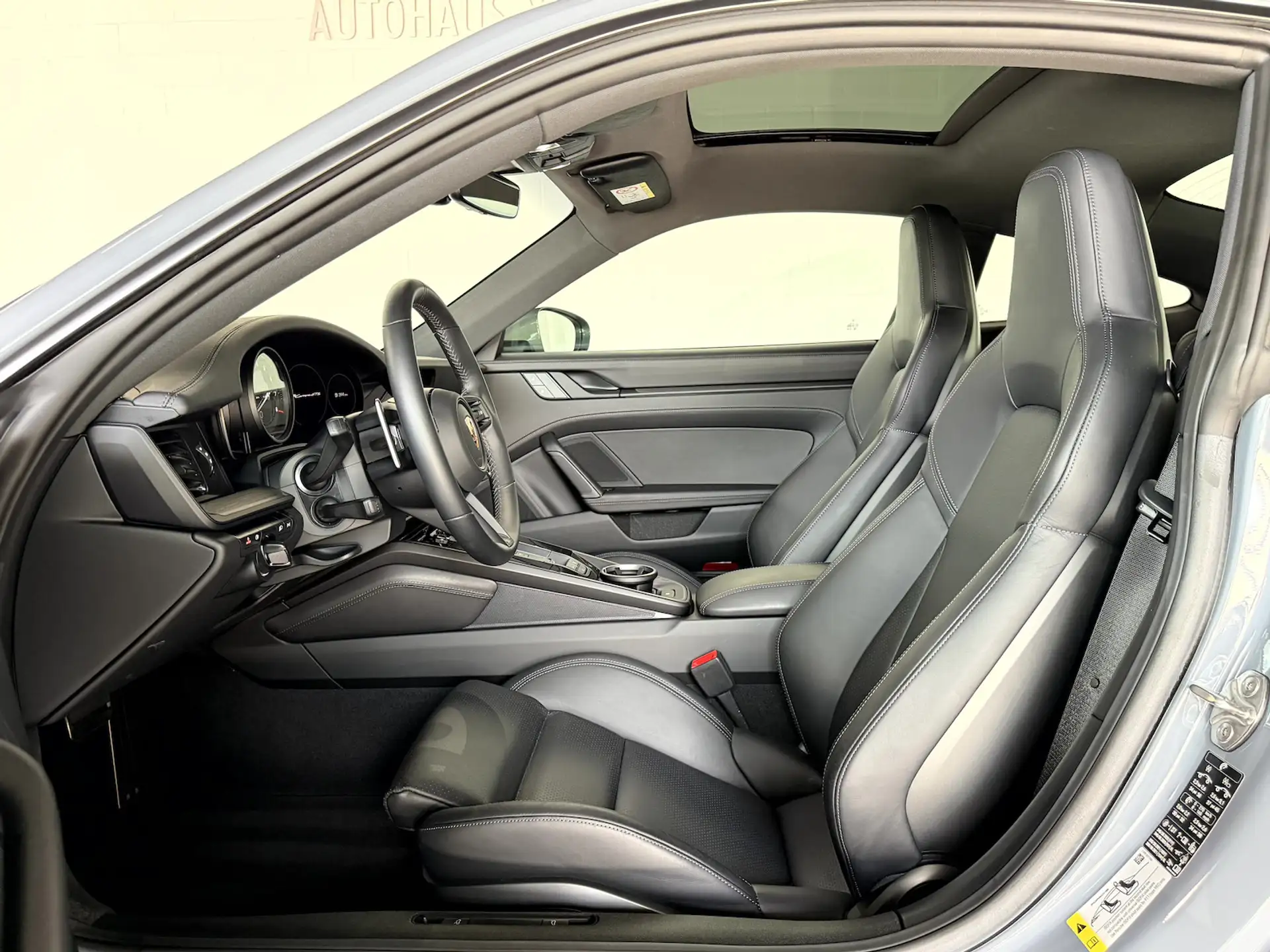 Porsche 911 911 Carrera GTS Coupe 2025 화이트 사진 8