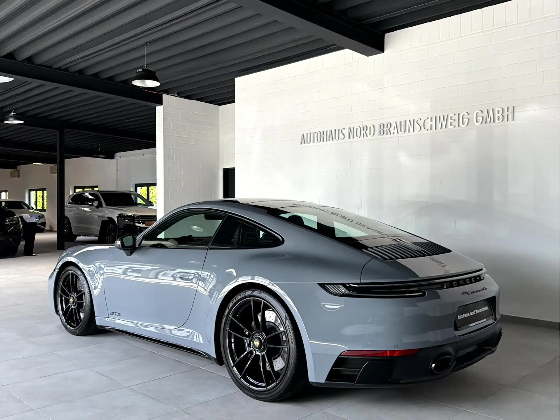 Porsche 911 911 Carrera GTS Coupe 2025 화이트 사진 5