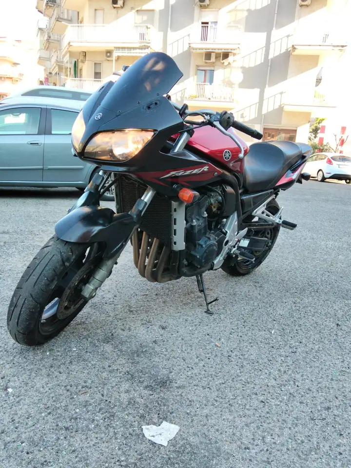 Yamaha FZR 1000
