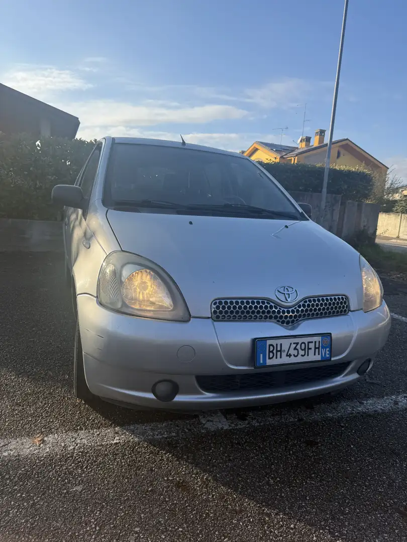 Toyota Yaris 5p 1.0 Sol - 2