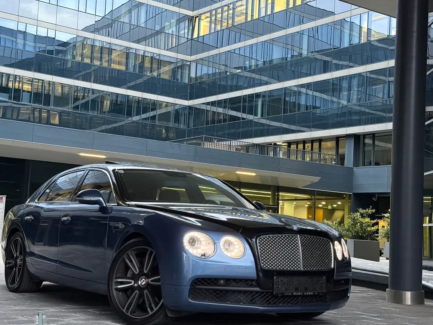 Bentley Flying Spur Continental Flying Spur V8 Blau - 2