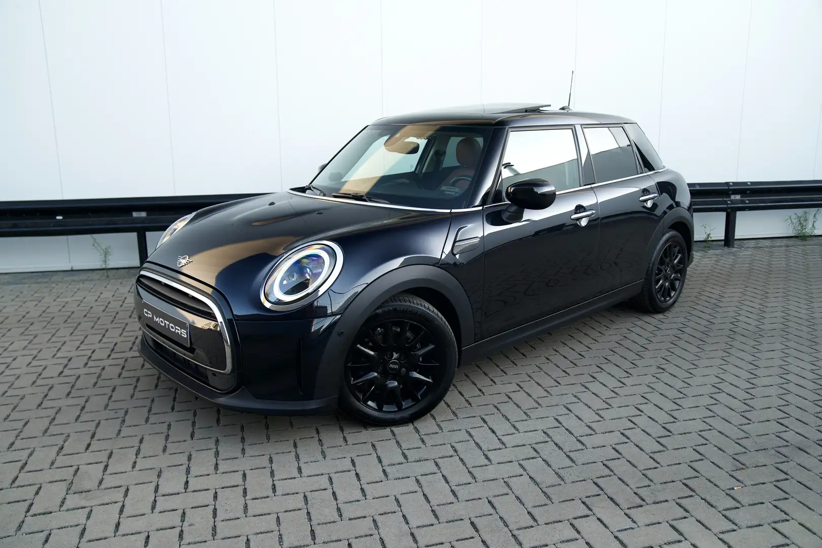 MINI Cooper 5-DEURS | PANO | H&K | APPLE CARPLAY | CAMERA Zwart - 1