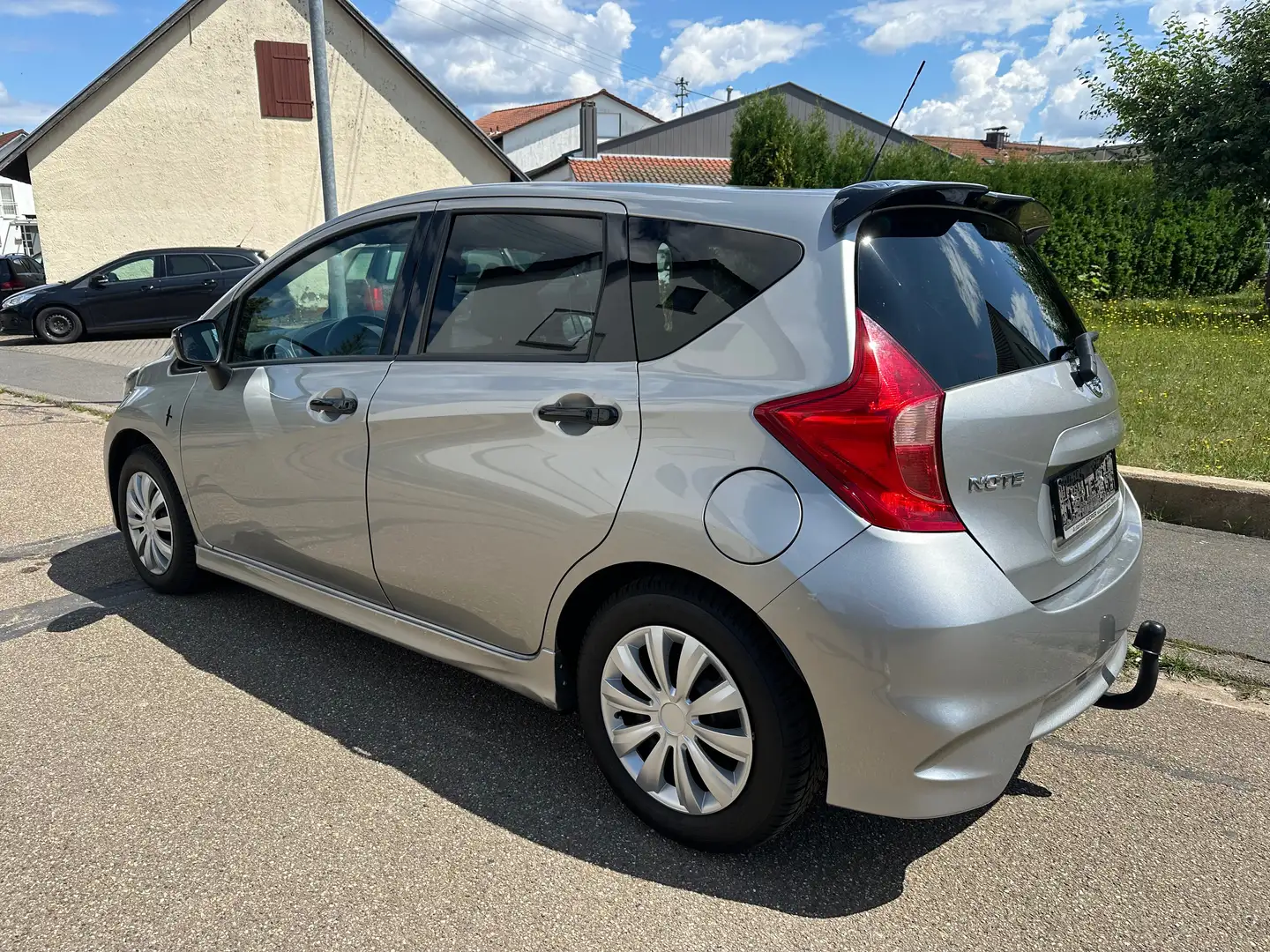 Nissan Note Black Edition *Navi*AHK*2.Hand*Nur 76tkm*HU 4/27 Szary - 2