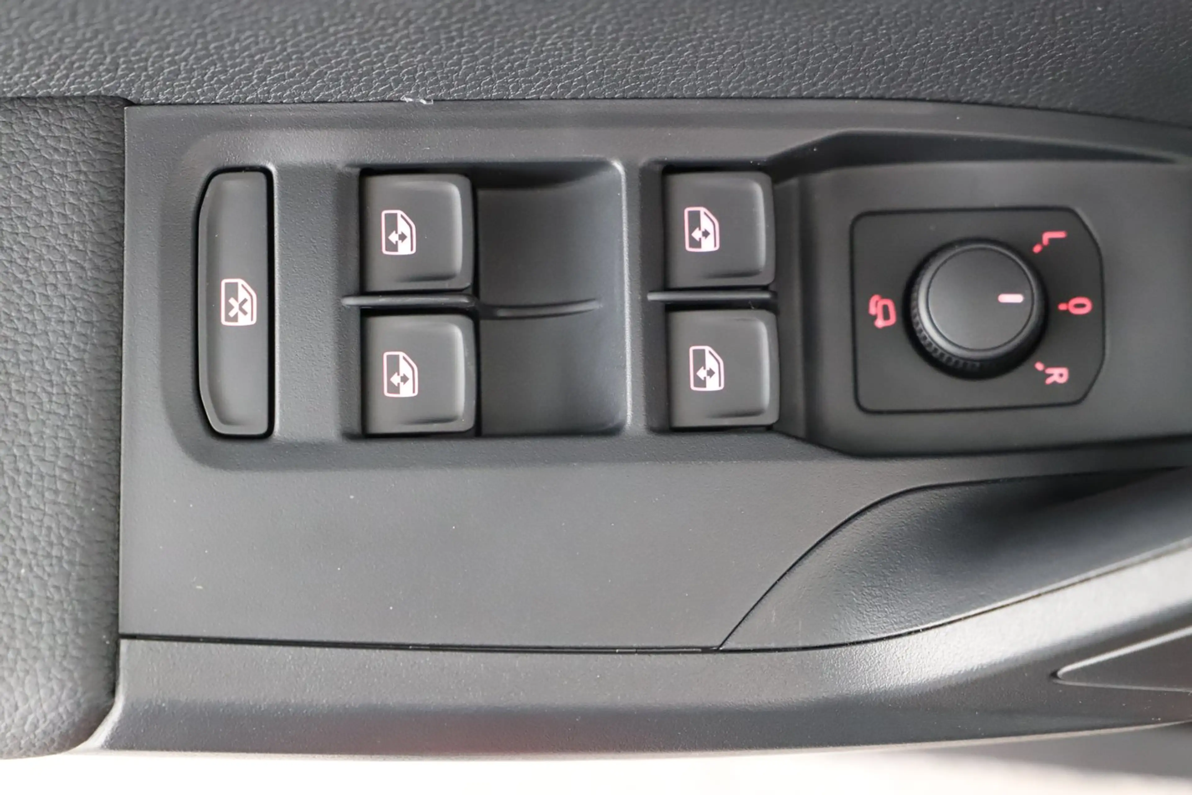 SEAT Ibiza Reference Edition 1.0 80PS — photo 11
