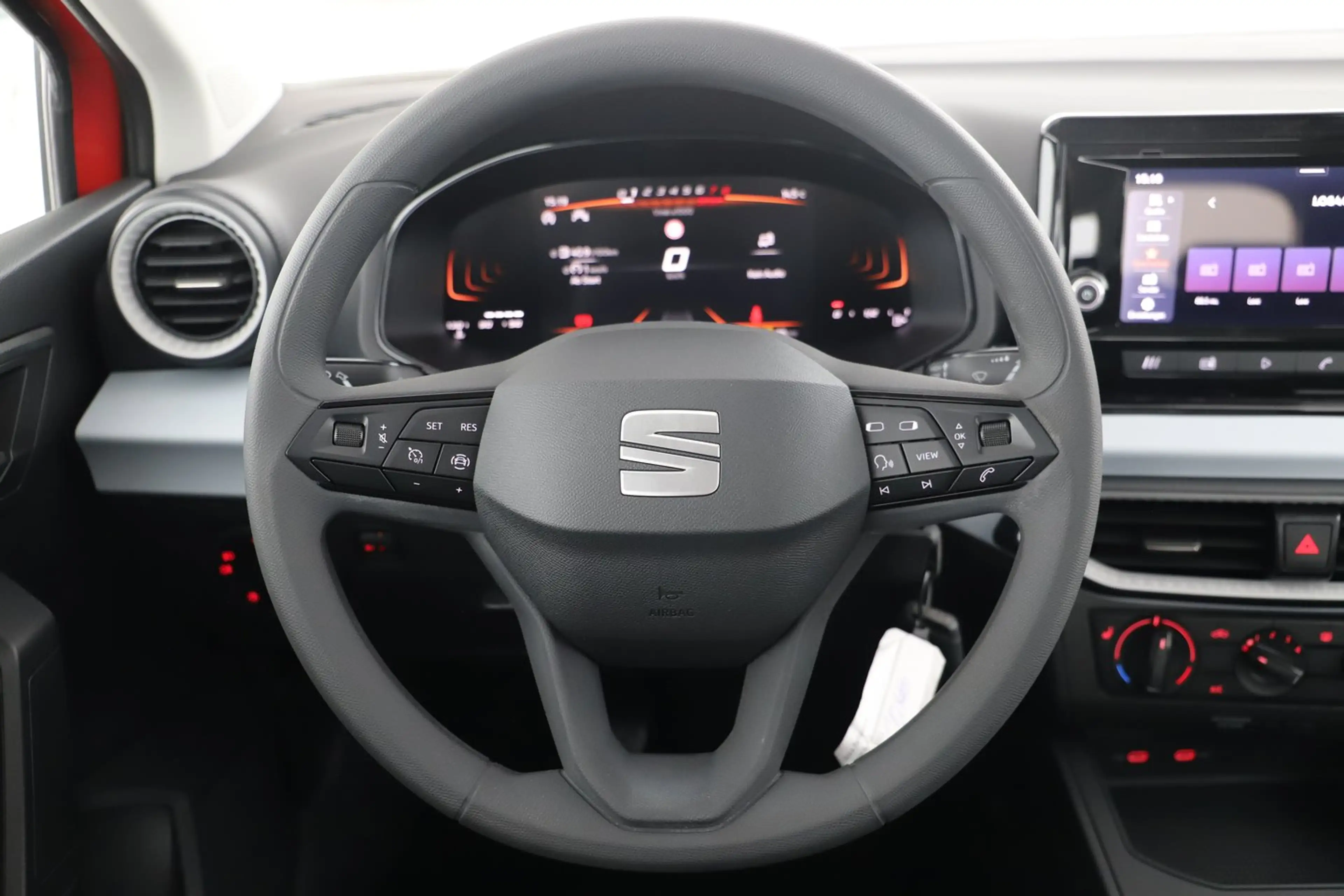 SEAT Ibiza Reference Edition 1.0 80PS — photo 13