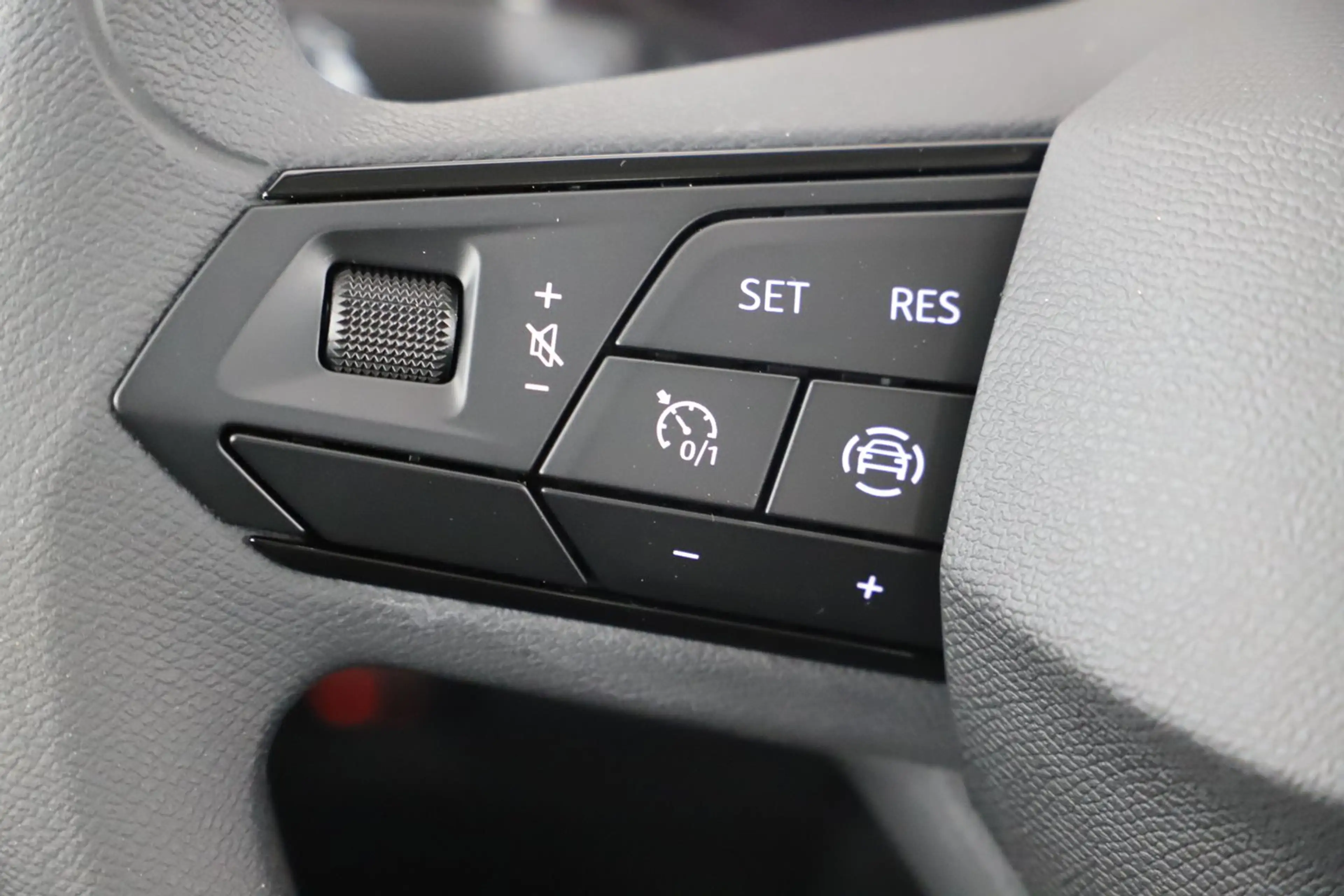 SEAT Ibiza Reference Edition 1.0 80PS — photo 15