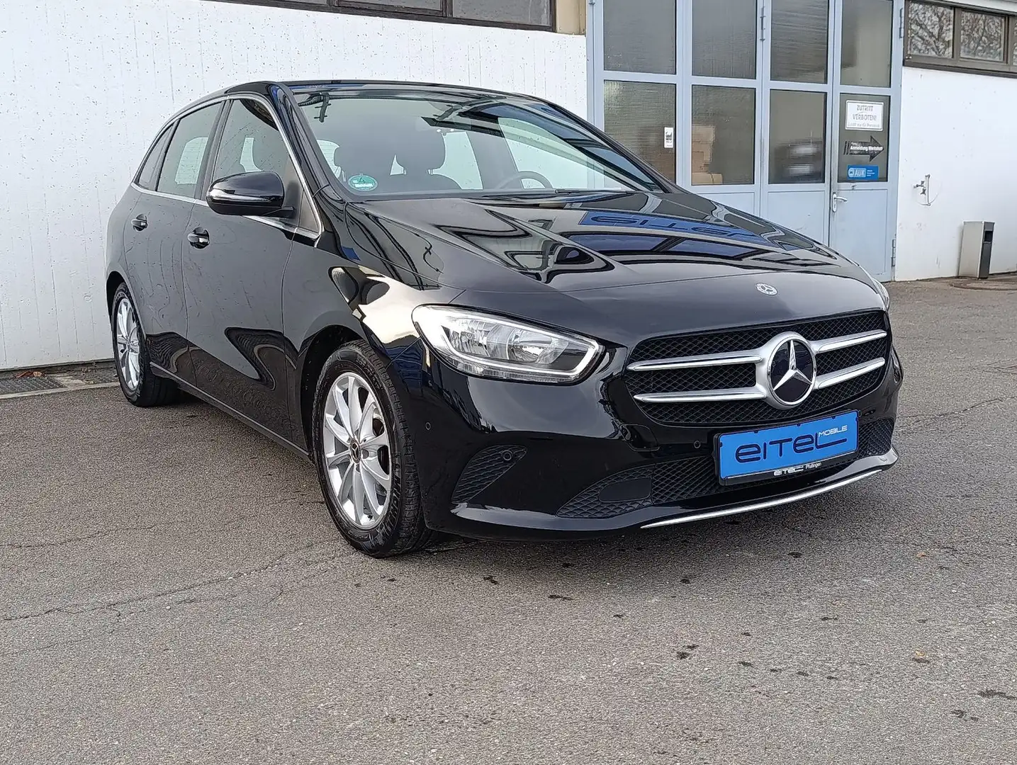 Mercedes-Benz B 180 Progressive Standheizung Navi AHK PDC Schwarz - 2