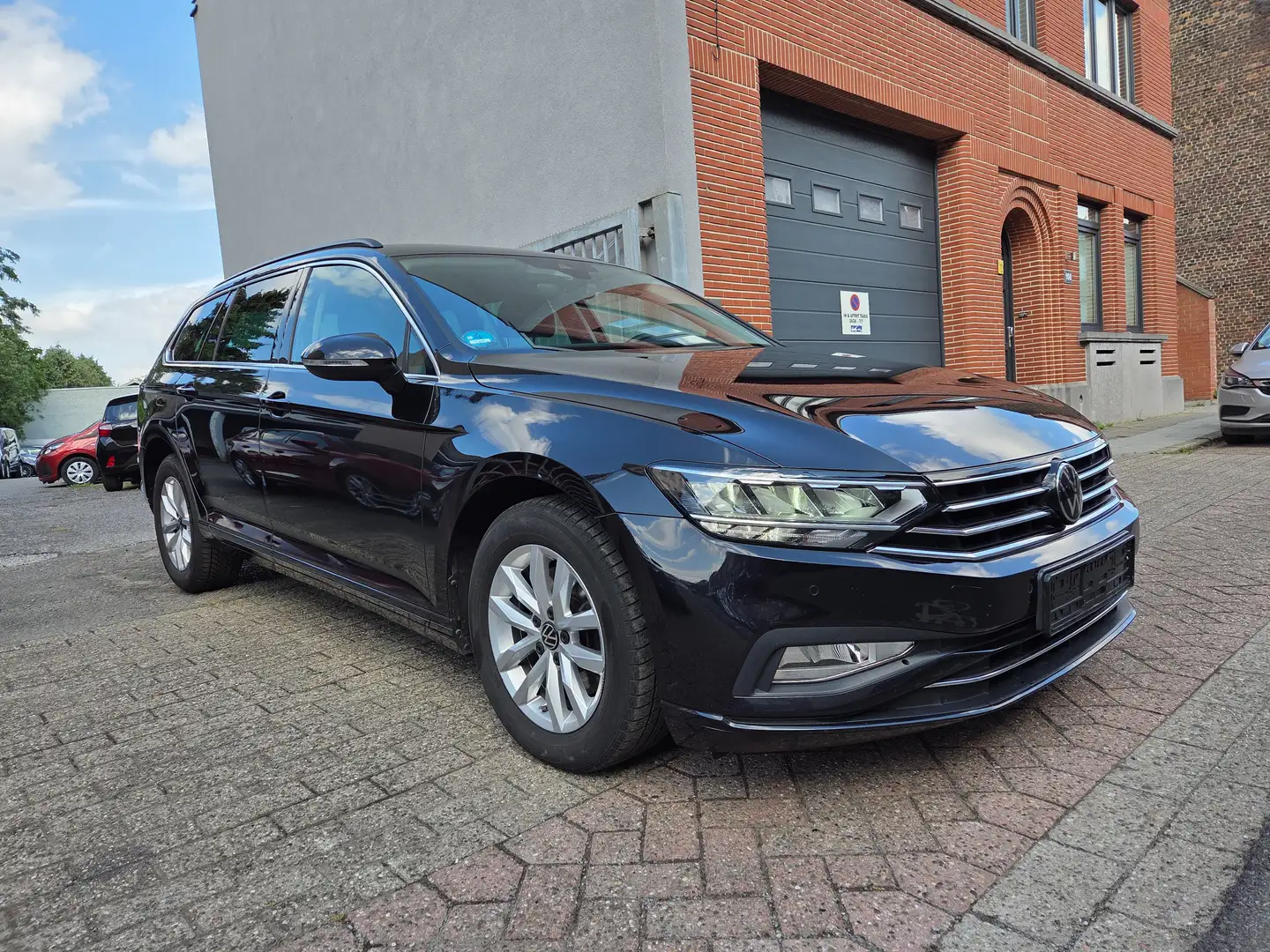 Volkswagen Passat Variant Passat SW 1.5 TSI Style Business OPF DSG (EU6AP) Schwarz - 1