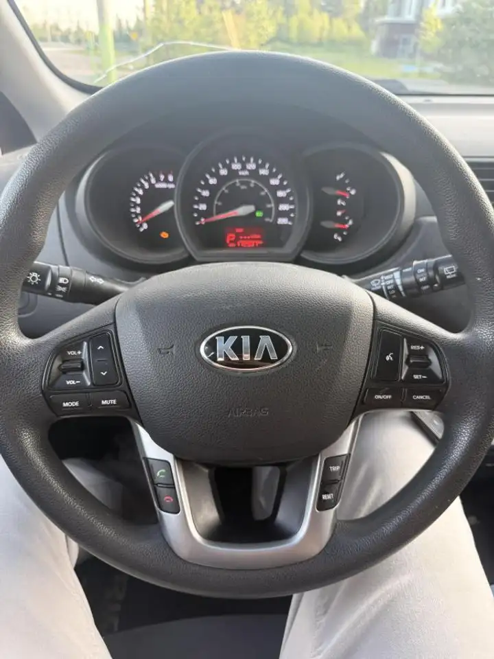 Kia Rio снимка Kia Rio