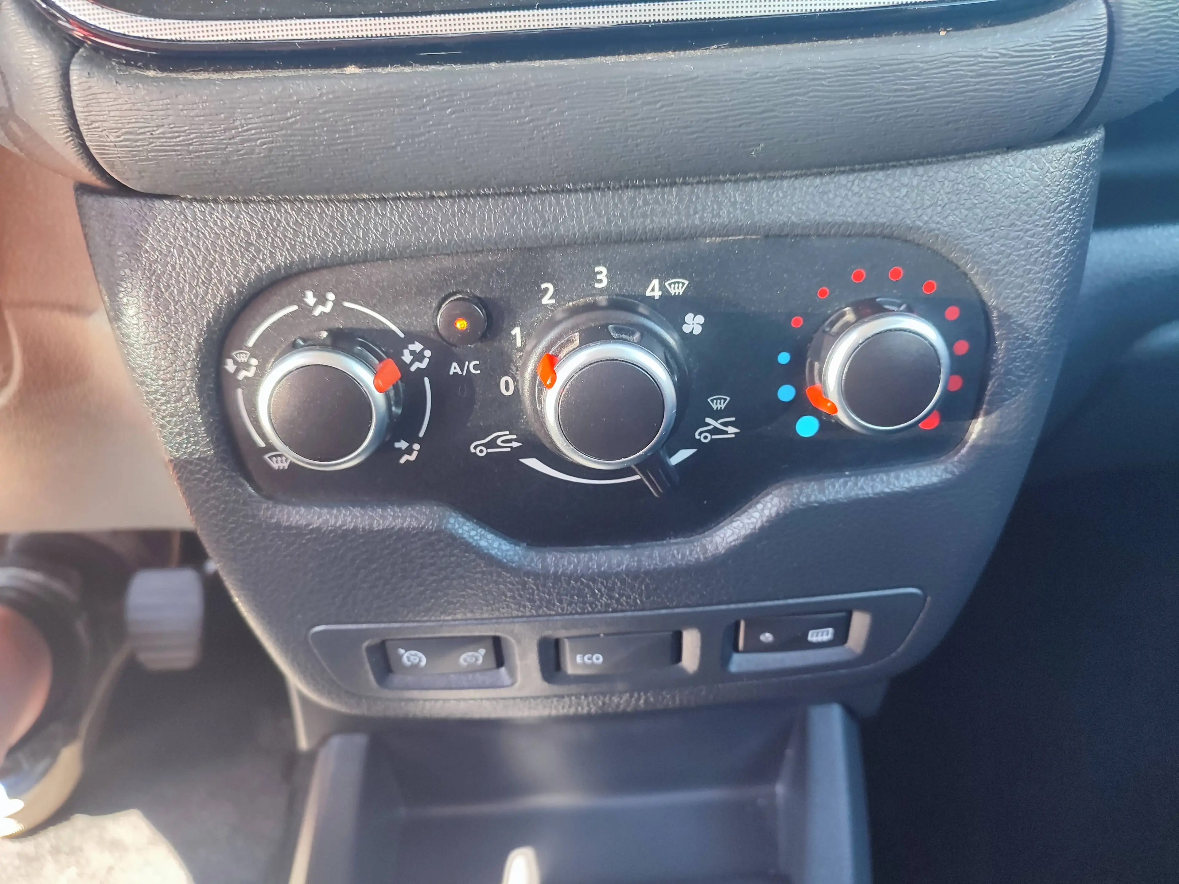 Dacia Dokker Stepway Navigation+Cam/Klima/AHK — photo 9