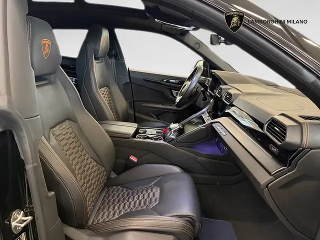 Lamborghini Urus view 8
