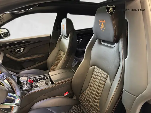 Lamborghini Urus view 11