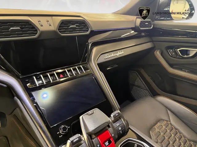 Lamborghini Urus view 13