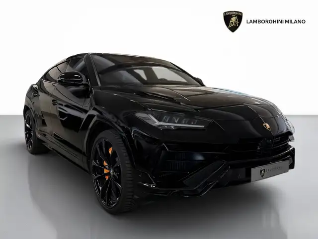 Lamborghini Urus view 7