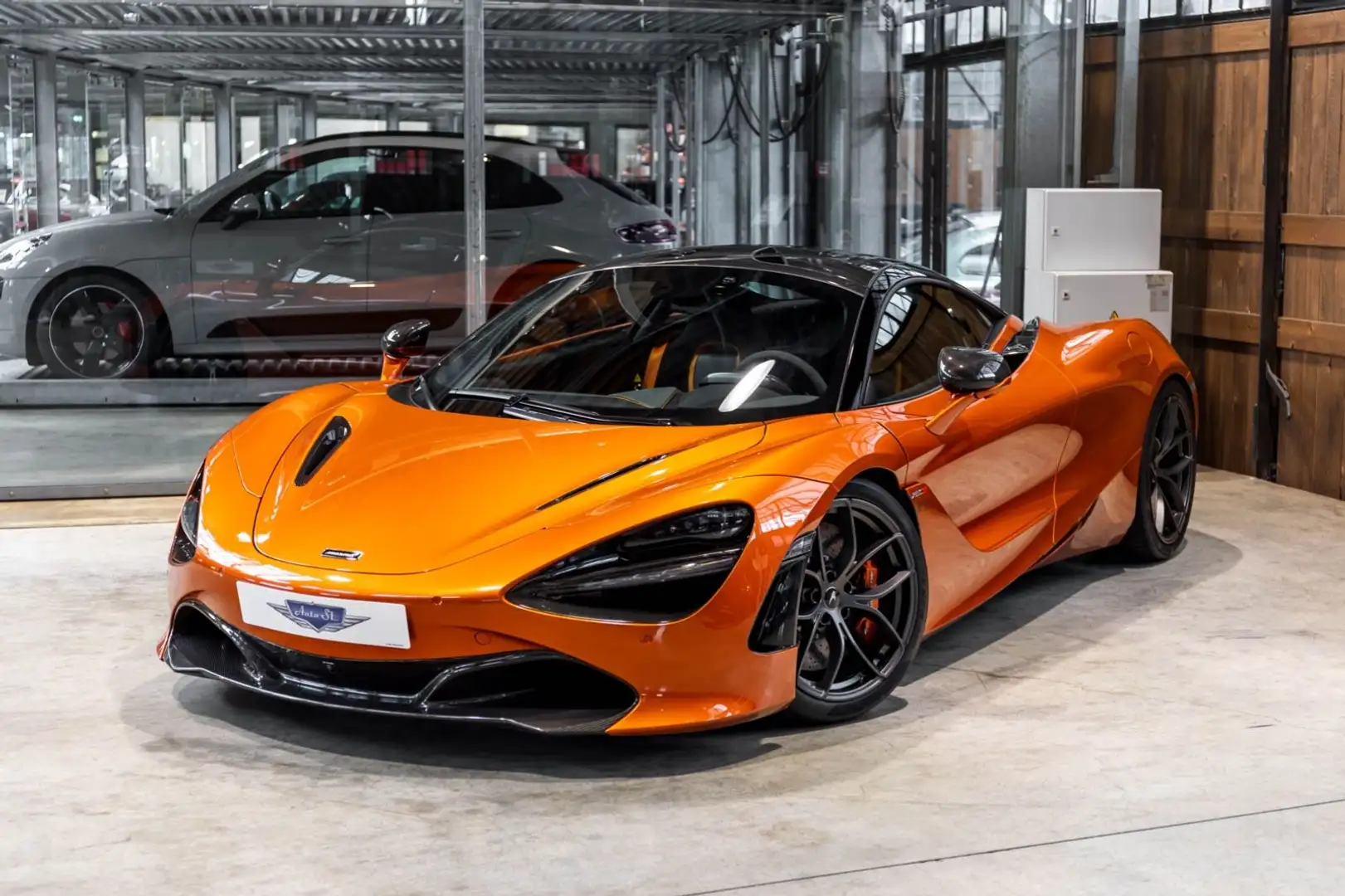 McLaren 720S narančasta - 1