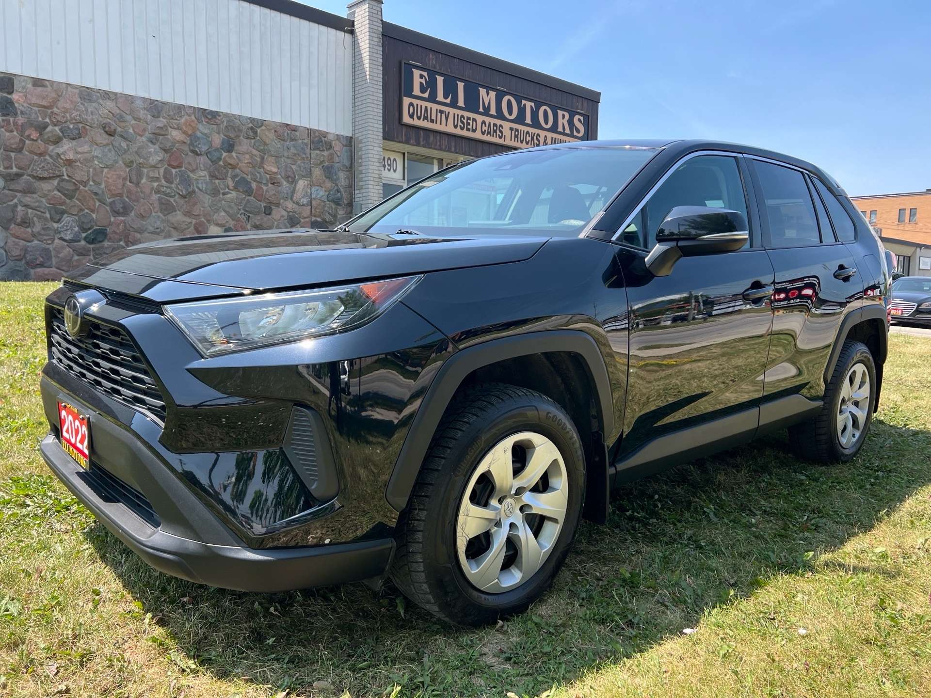 2022 Toyota RAV 4 LE AWD | Apple Carplay | Adaptive Cruise | Lane De