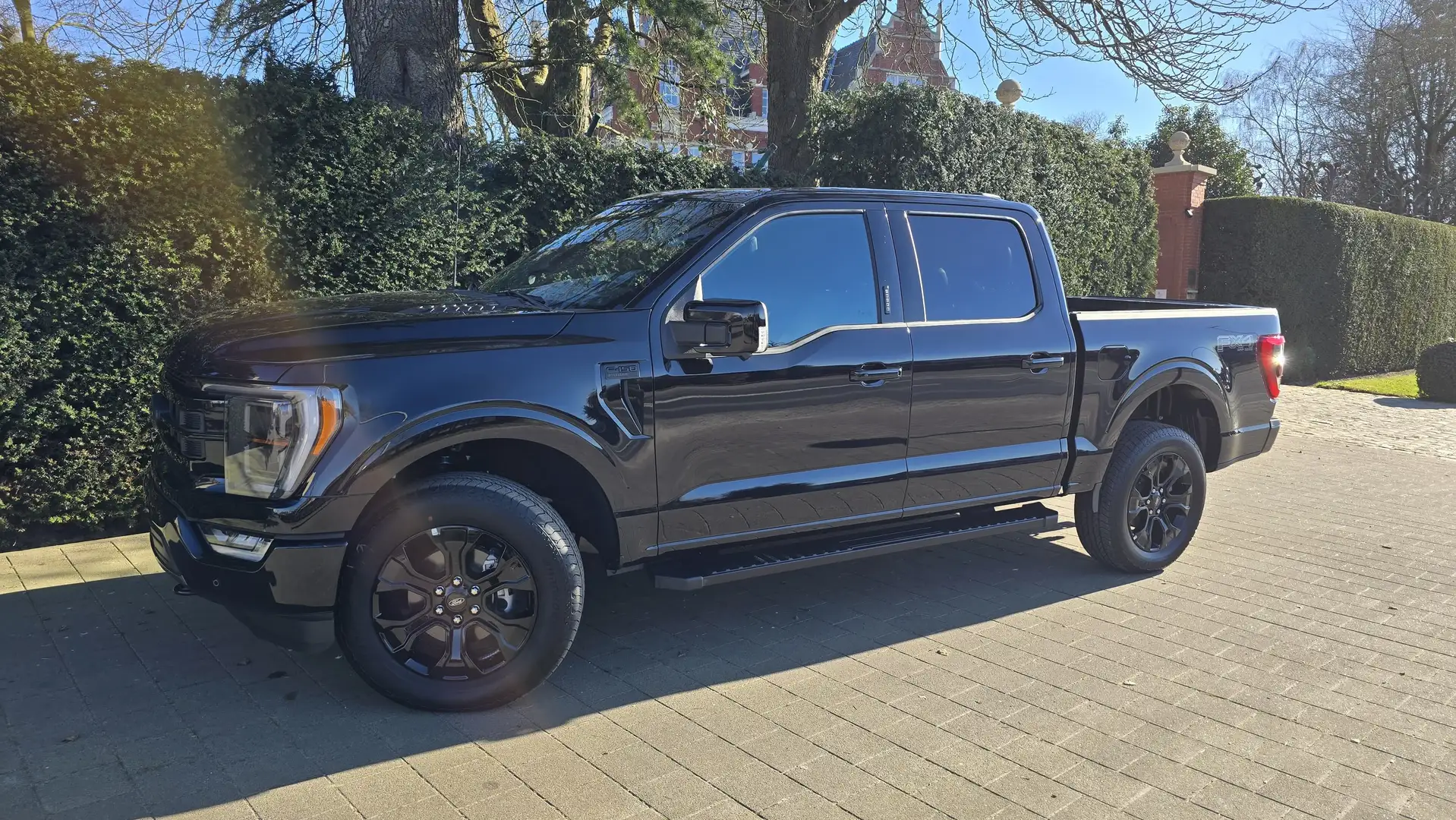 Ford F 150 LARIAT 5.0 L ECOTEC - V8 €66.900,-excl btw Noir - 1
