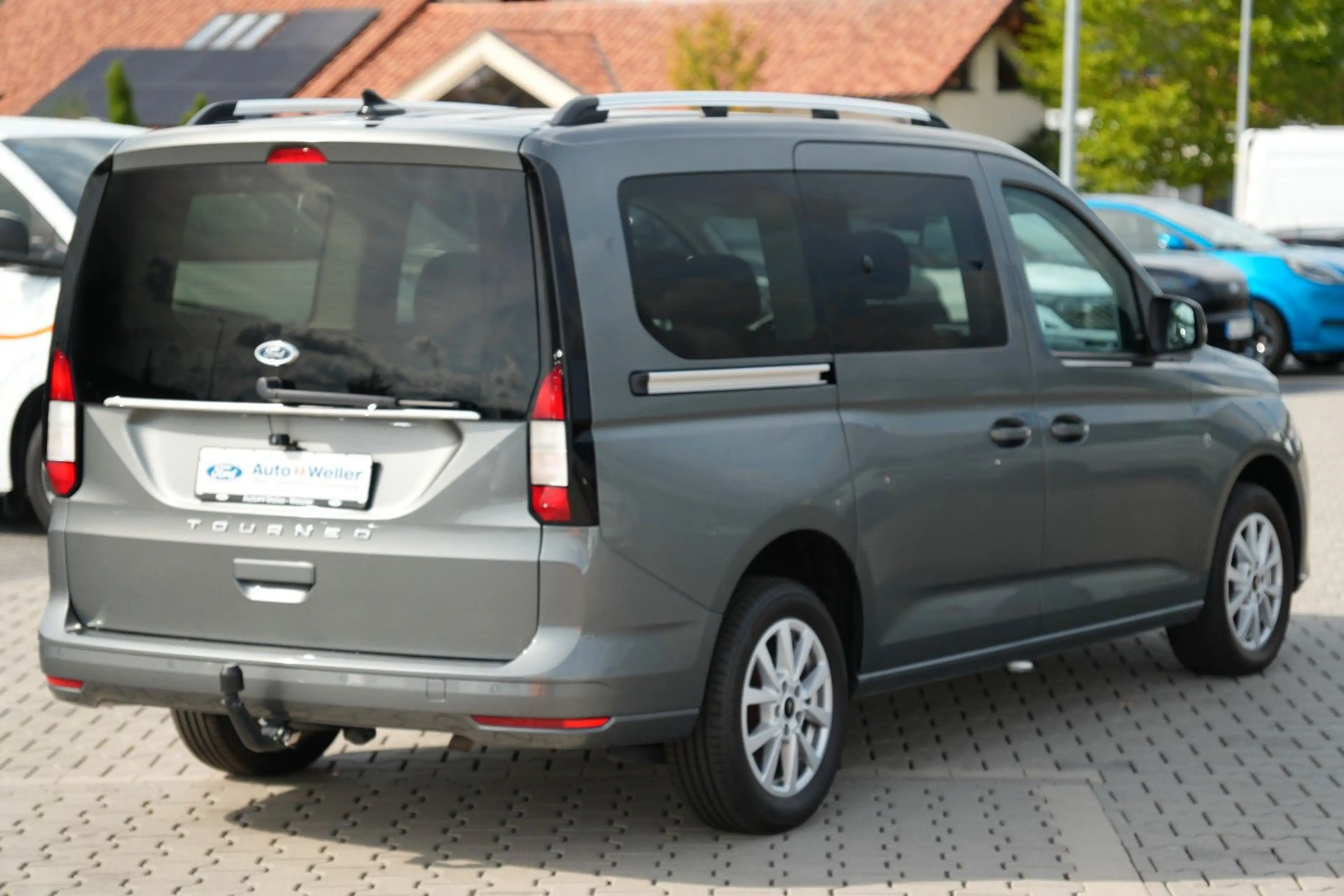 Ford Grand Tourneo Connect Titanium 2.0 EcoBlue — photo 10