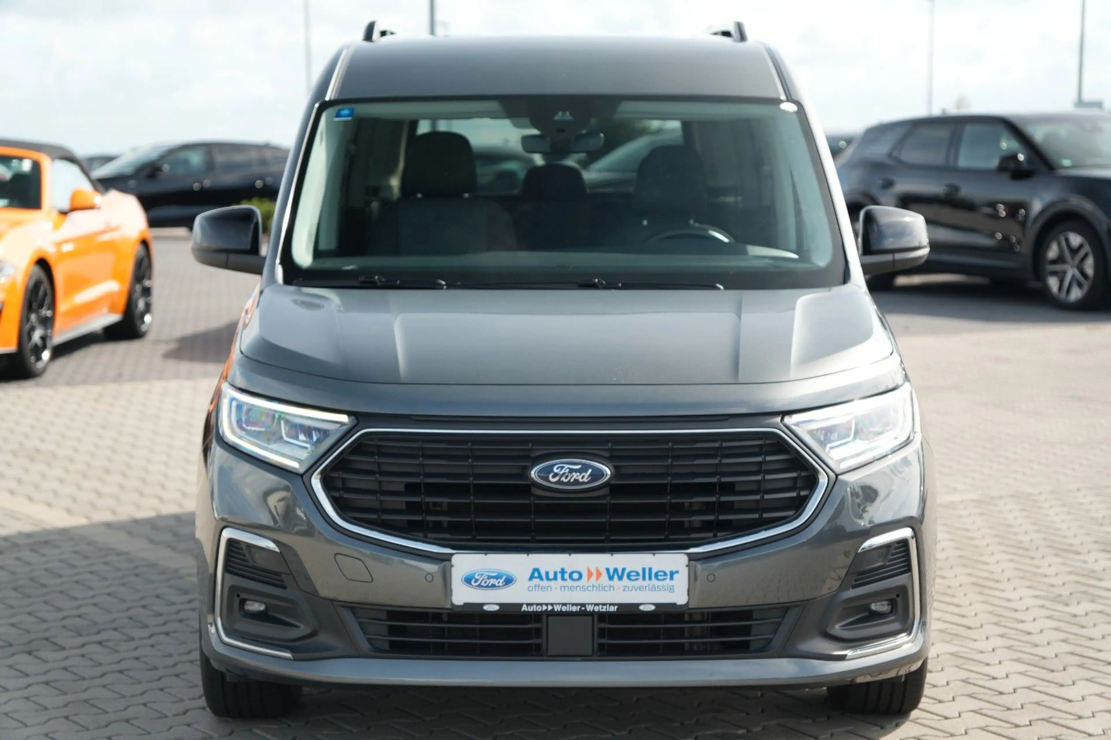 Ford Grand Tourneo Connect Titanium 2.0 EcoBlue — photo 13