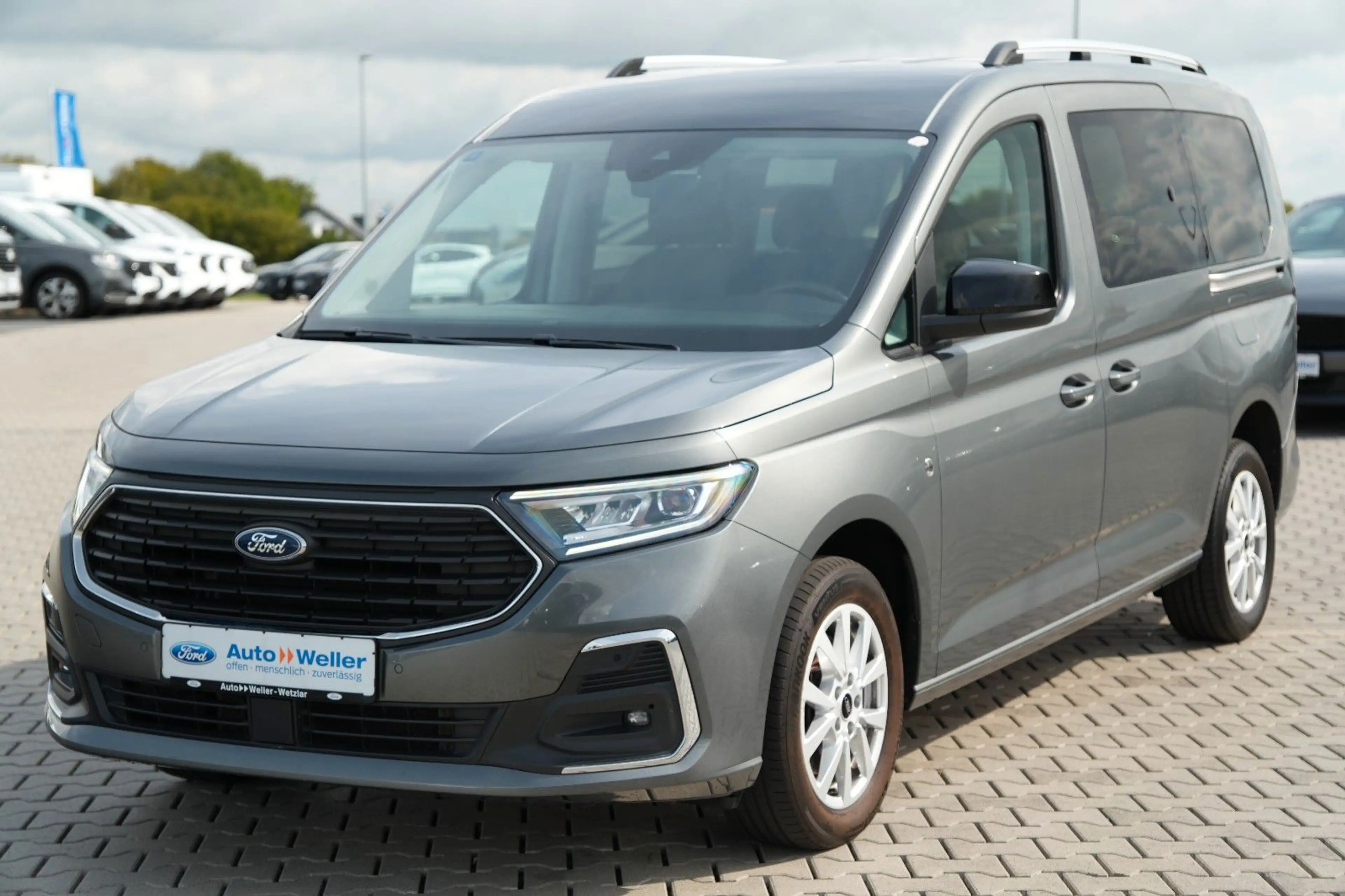 Ford Grand Tourneo Connect Titanium 2.0 EcoBlue — photo 3