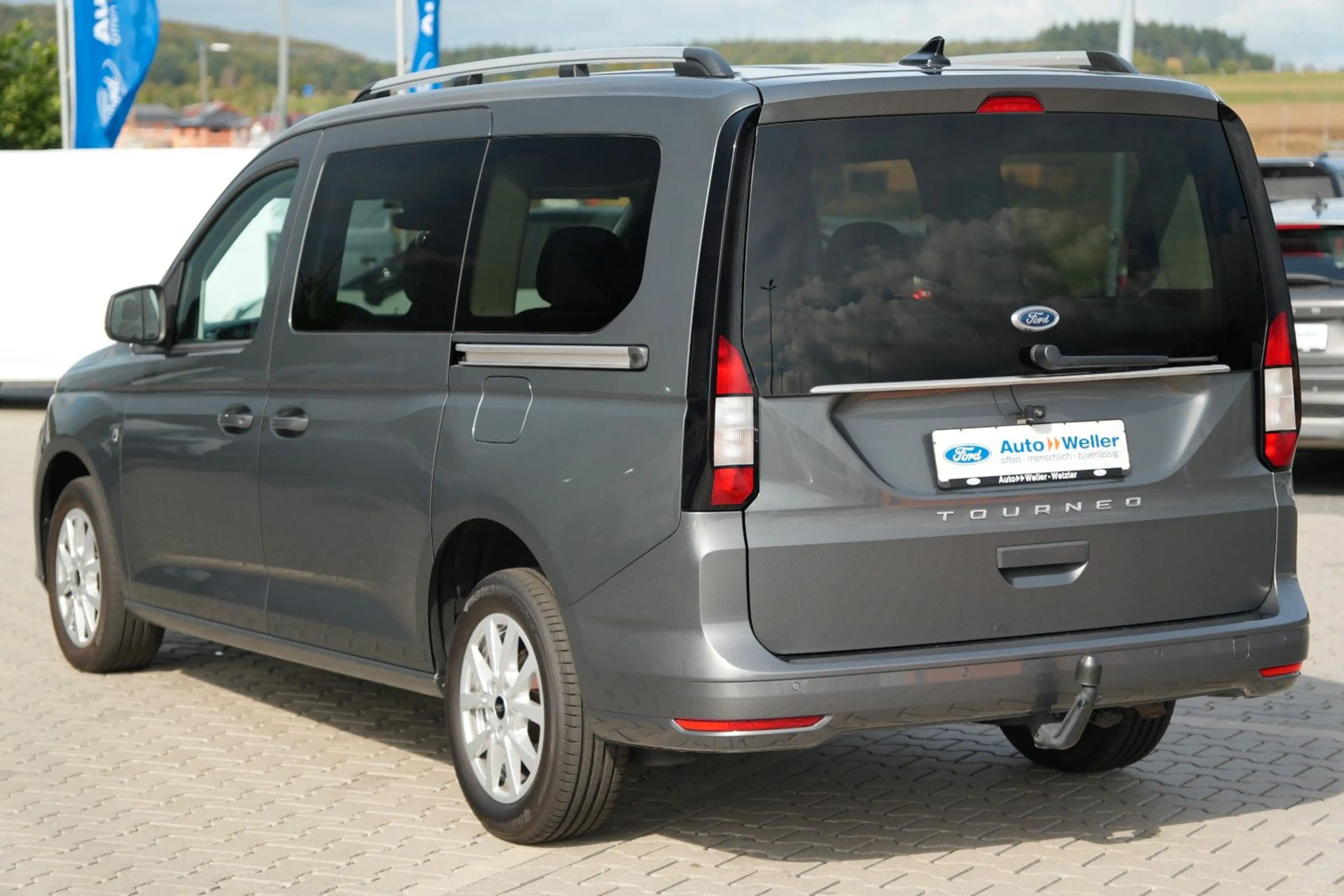 Ford Grand Tourneo Connect Titanium 2.0 EcoBlue — photo 6