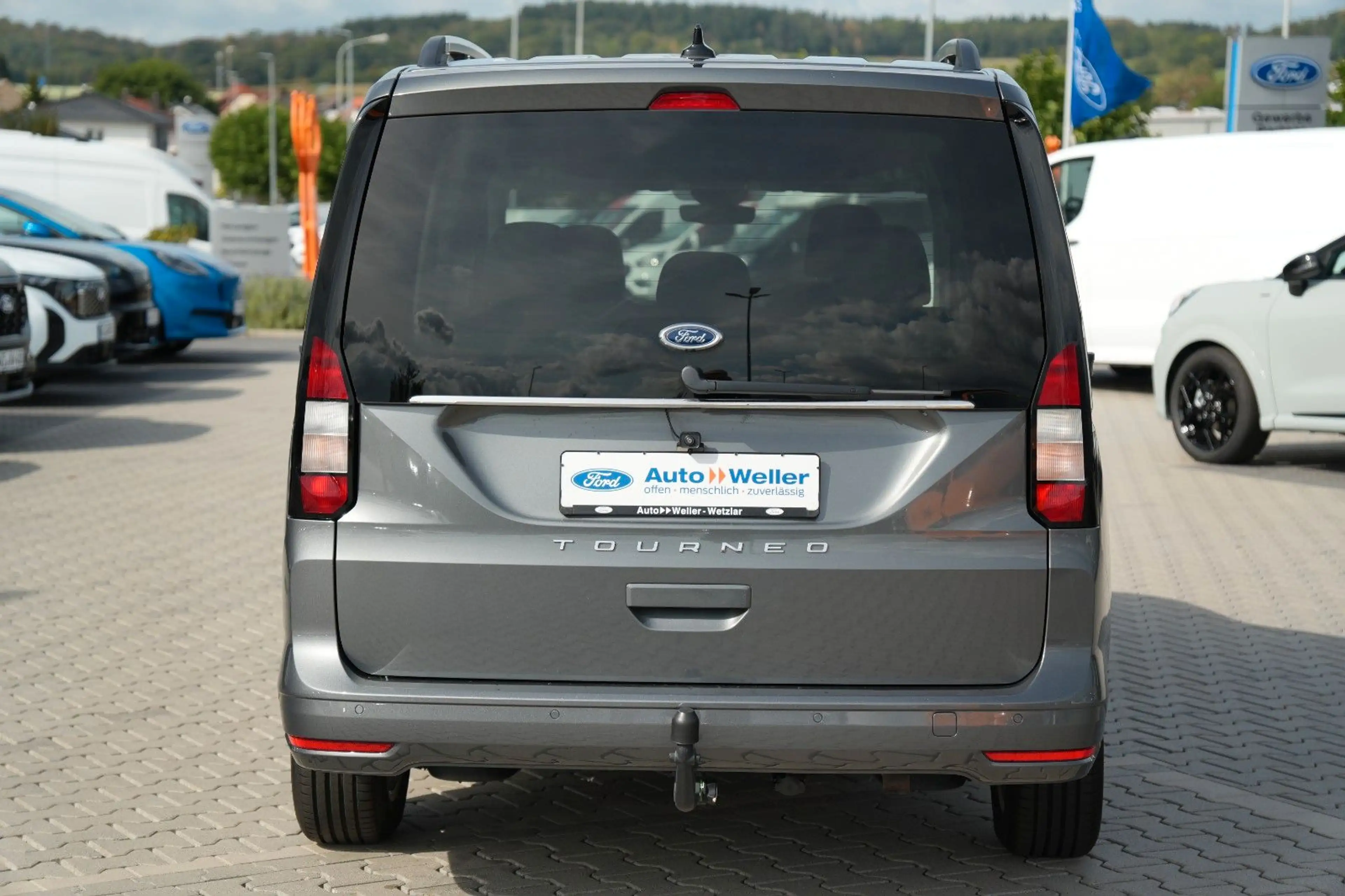 Ford Grand Tourneo Connect Titanium 2.0 EcoBlue — photo 7