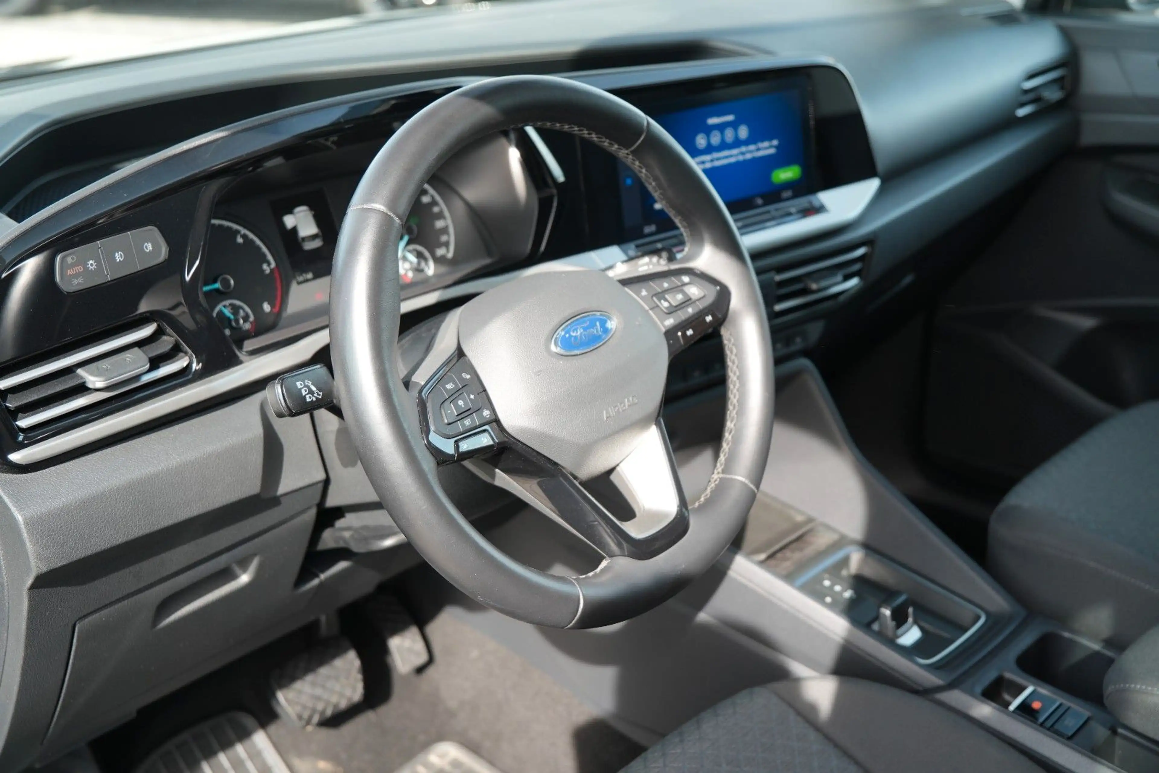 Ford Grand Tourneo Connect Titanium 2.0 EcoBlue — photo 15