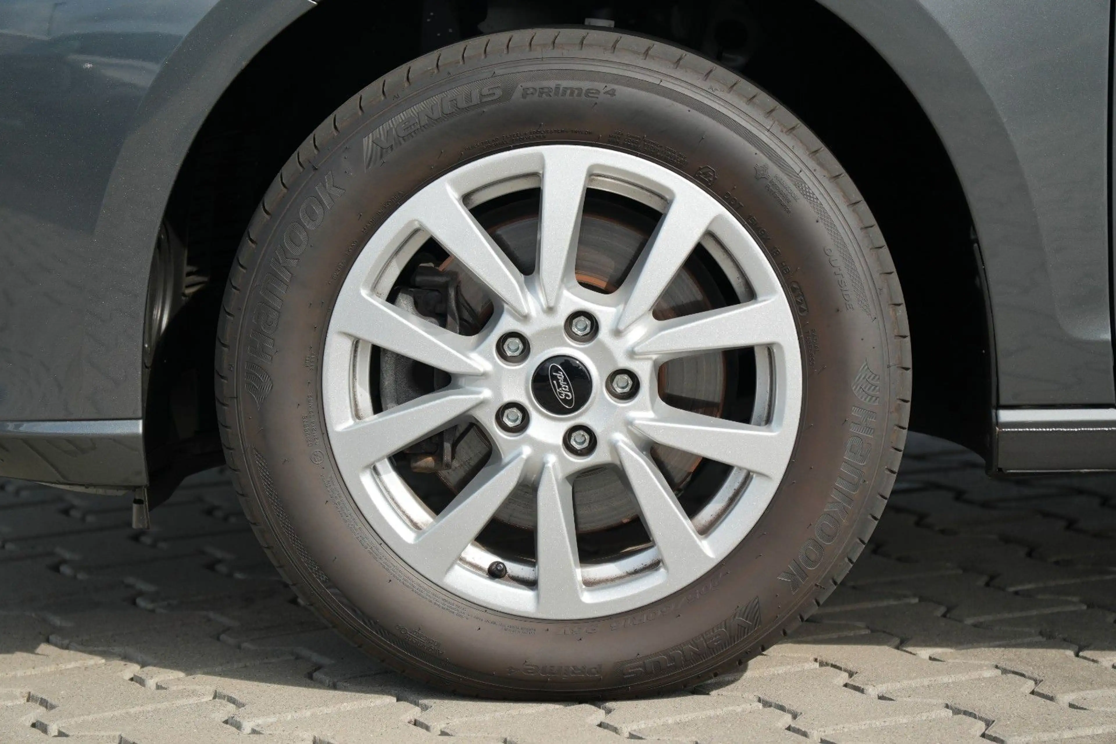 Ford Grand Tourneo Connect Titanium 2.0 EcoBlue — photo 14