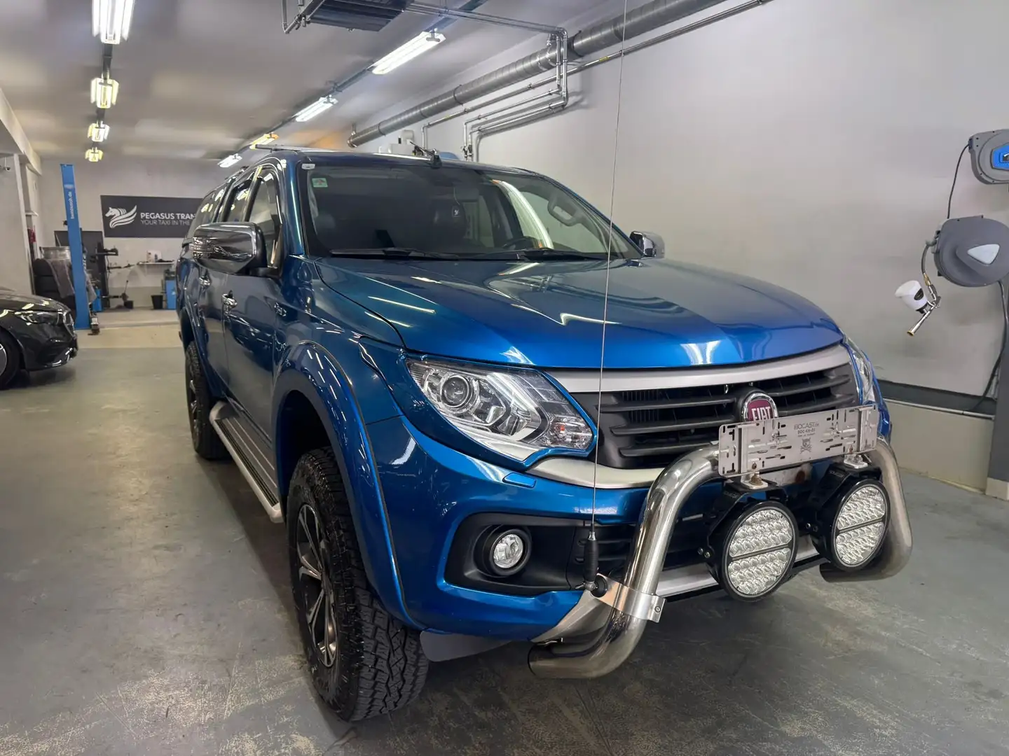 Fiat Fullback Double Cab LX/3.5t ANHÄNGERLAST Albastru - 1