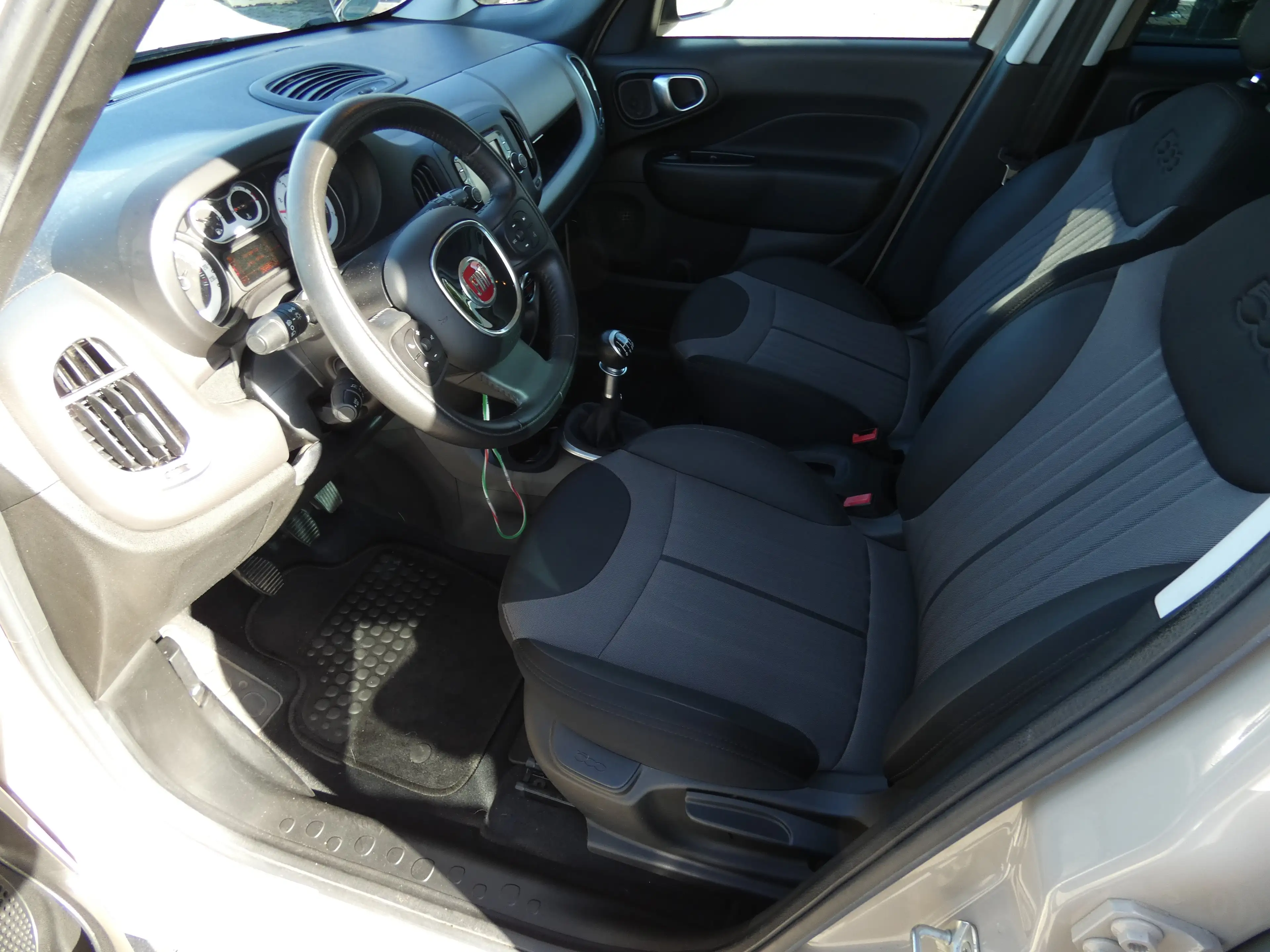 Fiat 500L Living 0.9 TwinAir 7-Sitzer, 16" Alu, WR, PDC, Top — photo 14
