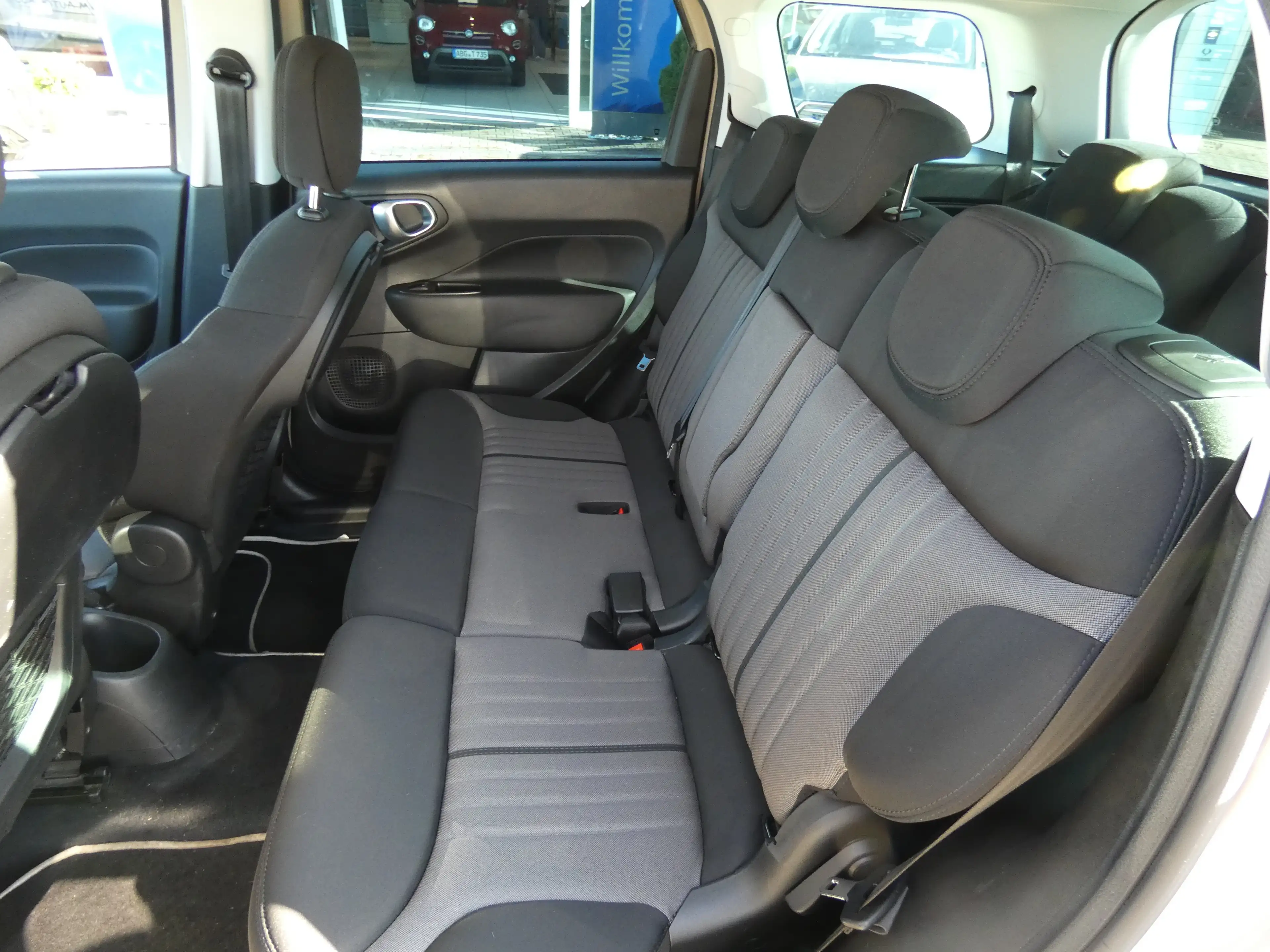 Fiat 500L Living 0.9 TwinAir 7-Sitzer, 16" Alu, WR, PDC, Top — photo 7