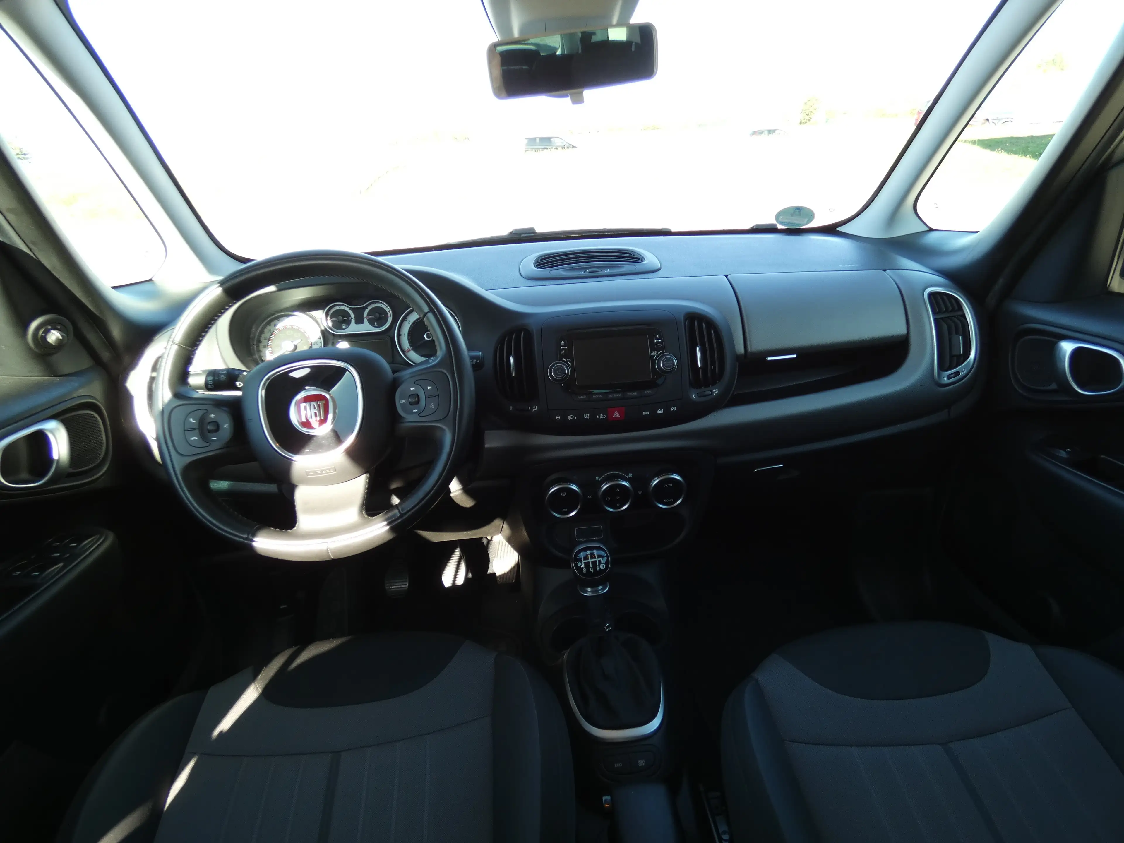 Fiat 500L Living 0.9 TwinAir 7-Sitzer, 16" Alu, WR, PDC, Top — photo 9