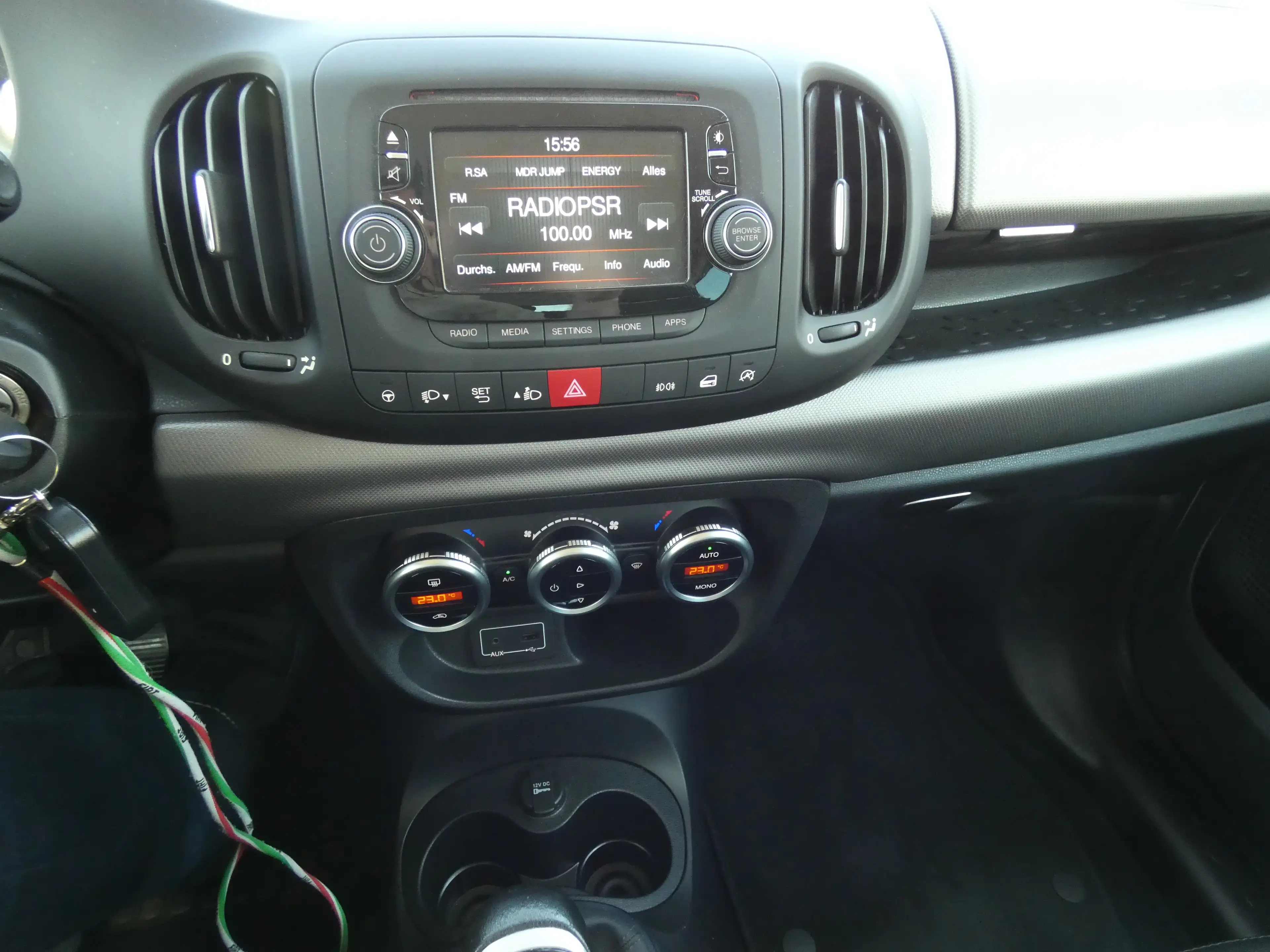 Fiat 500L Living 0.9 TwinAir 7-Sitzer, 16" Alu, WR, PDC, Top — photo 12