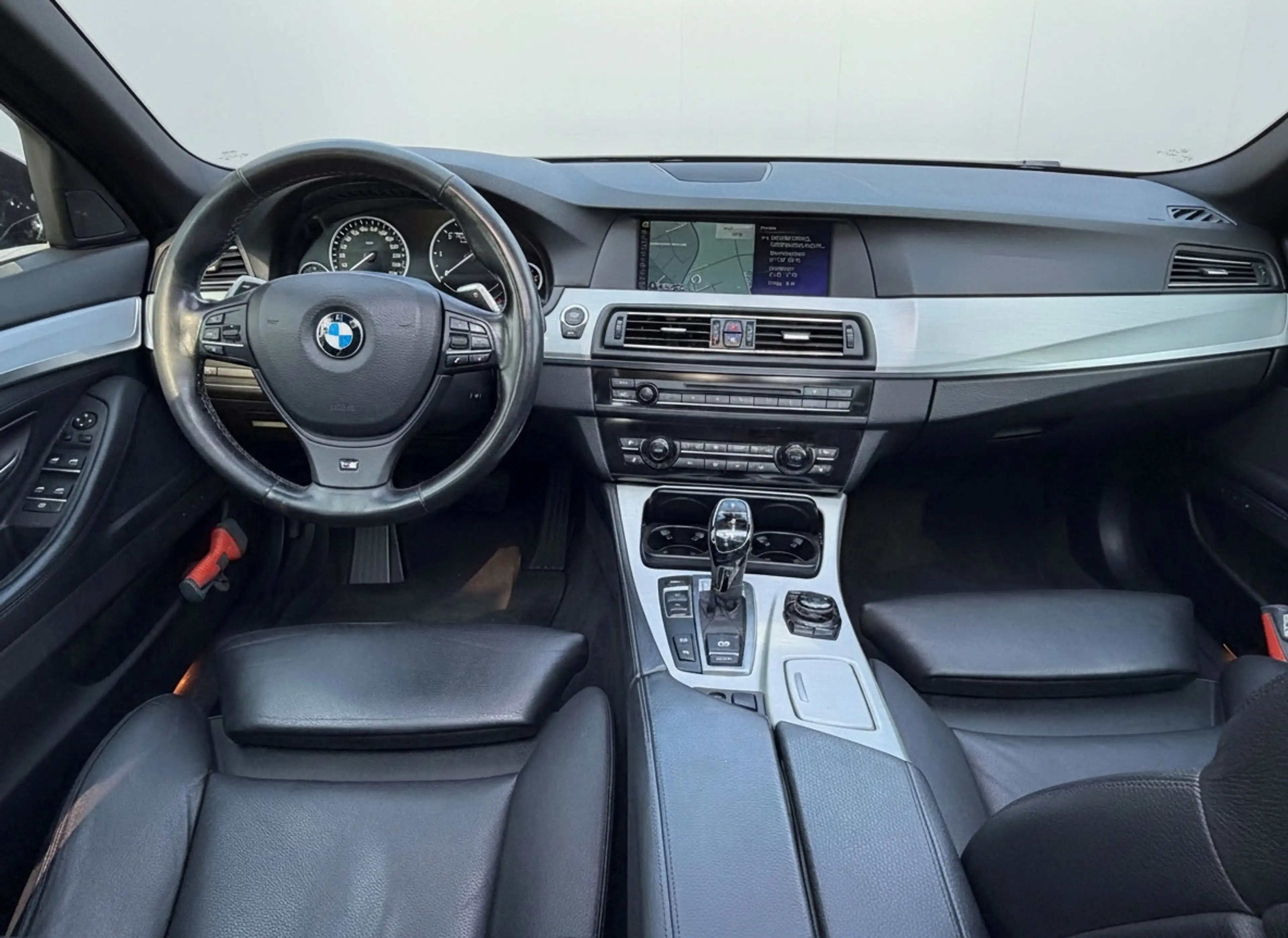 BMW 535 5-serie Touring 535xd 313 pk High Executive M spor — photo 2