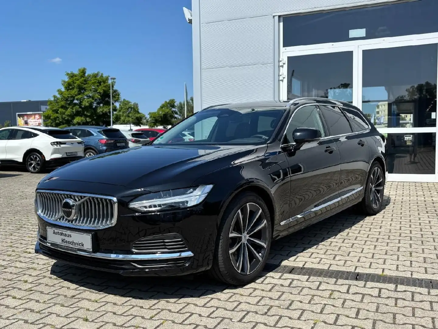 Volvo V90 Kombi Inscription Expression Recharge Plug-I Noir - 1