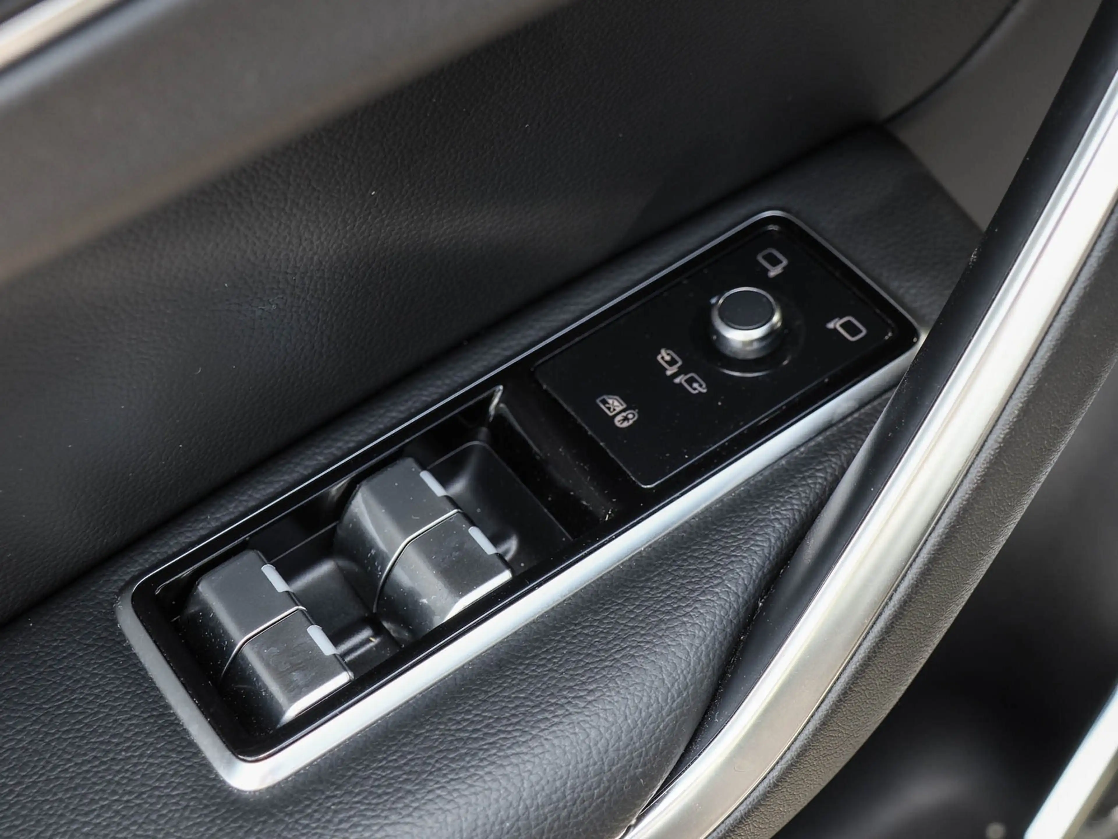 Jaguar F-Pace D300 R-Dynamic SE AWD Schiebedach, Adaptiver Te... — photo 14