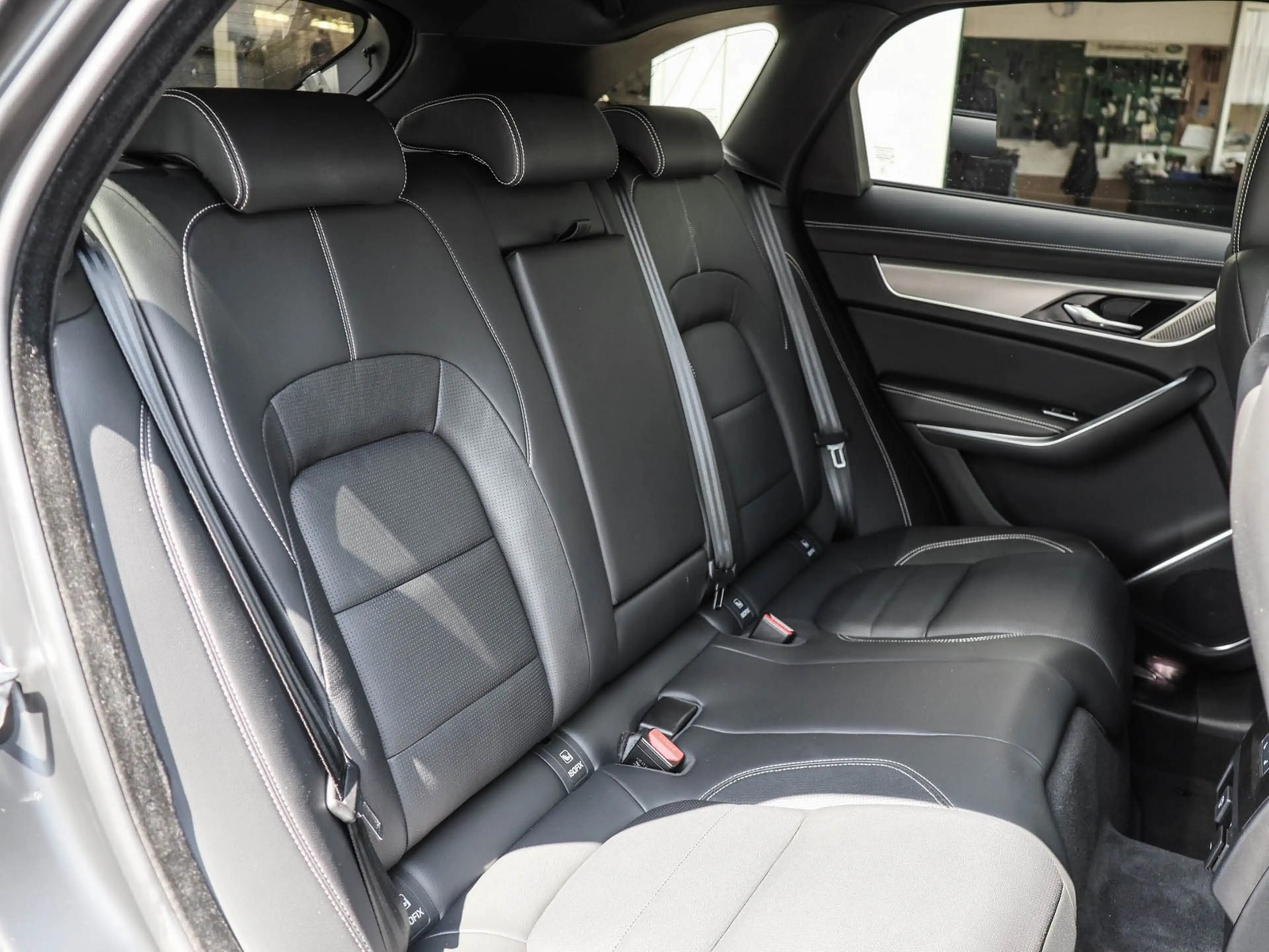 Jaguar F-Pace D300 R-Dynamic SE AWD Schiebedach, Adaptiver Te... — photo 4