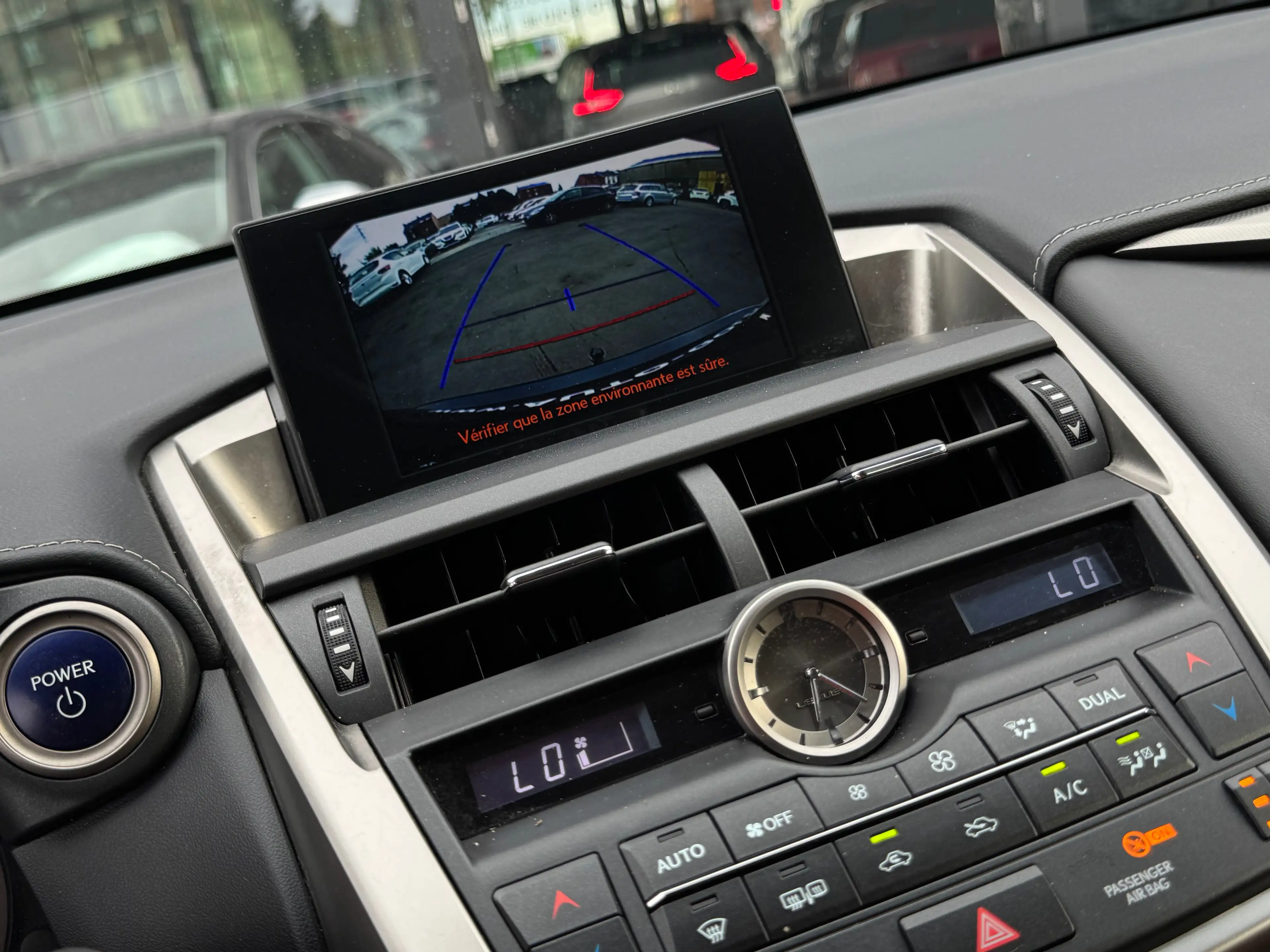Lexus NX 300h 2.5i HYBRID / BOITE AUTO / FULLOPTIONS / 1PROP CARNET LEXUS — photo 14