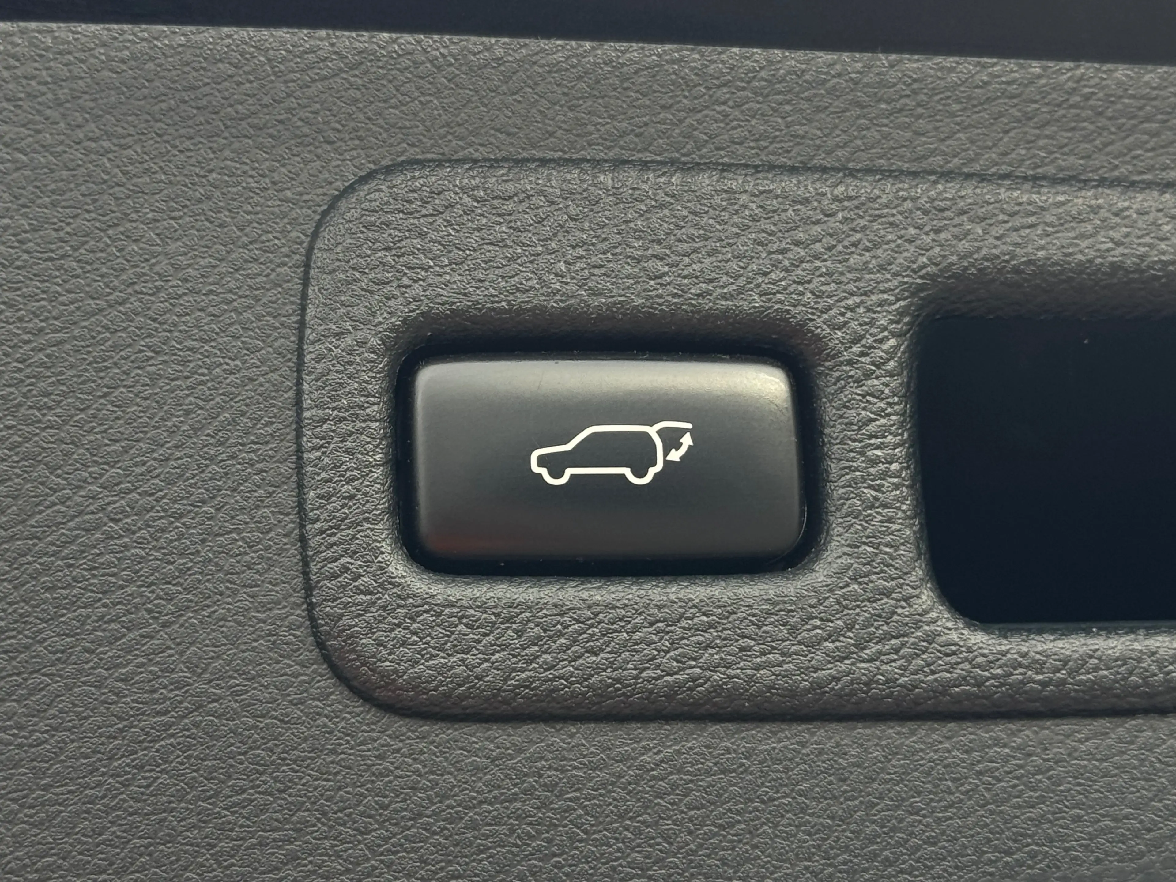 Lexus NX 300h 2.5i HYBRID / BOITE AUTO / FULLOPTIONS / 1PROP CARNET LEXUS — photo 6