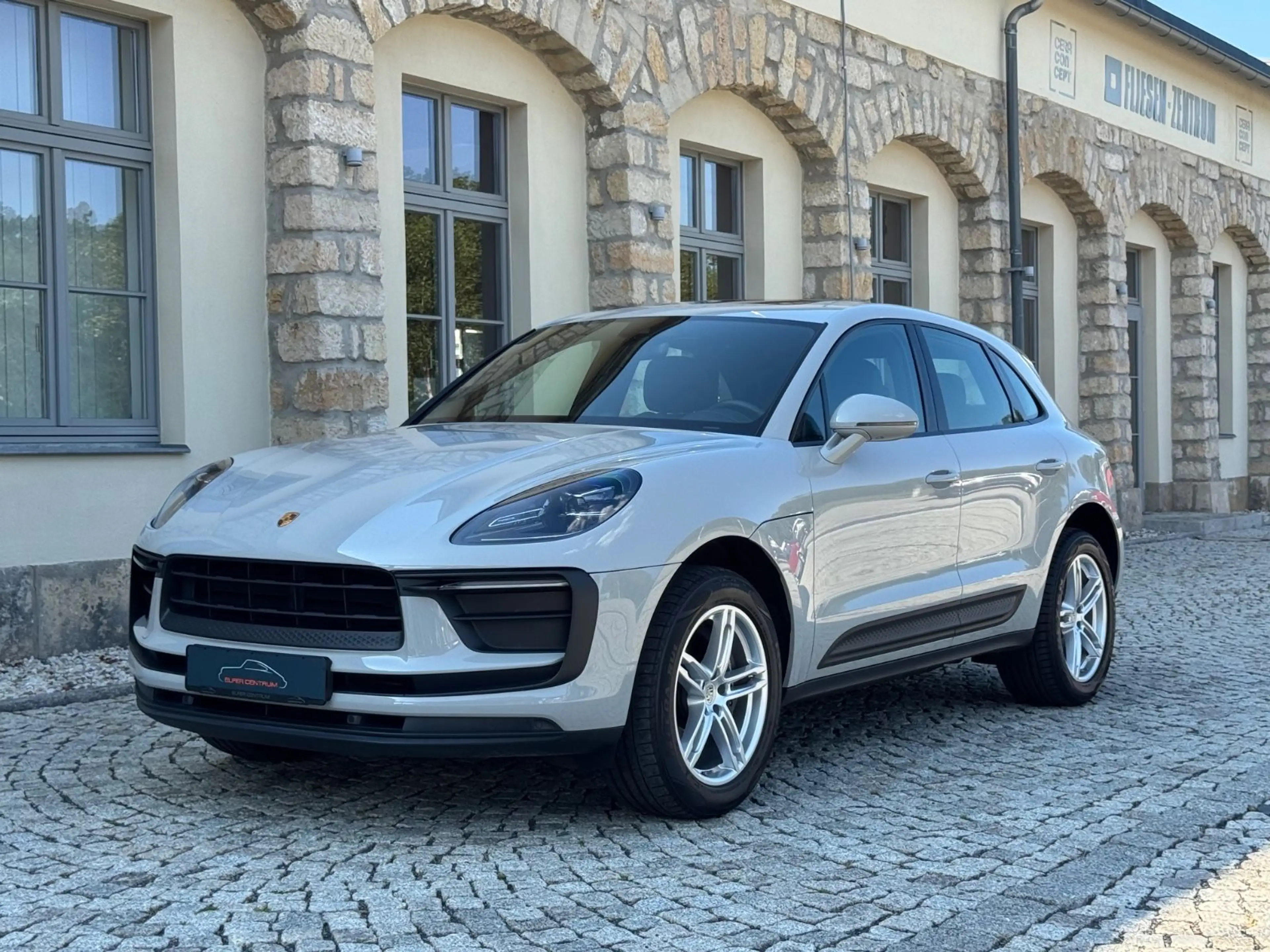 Porsche Macan / BOSE / Pano / Standheizung — photo 15