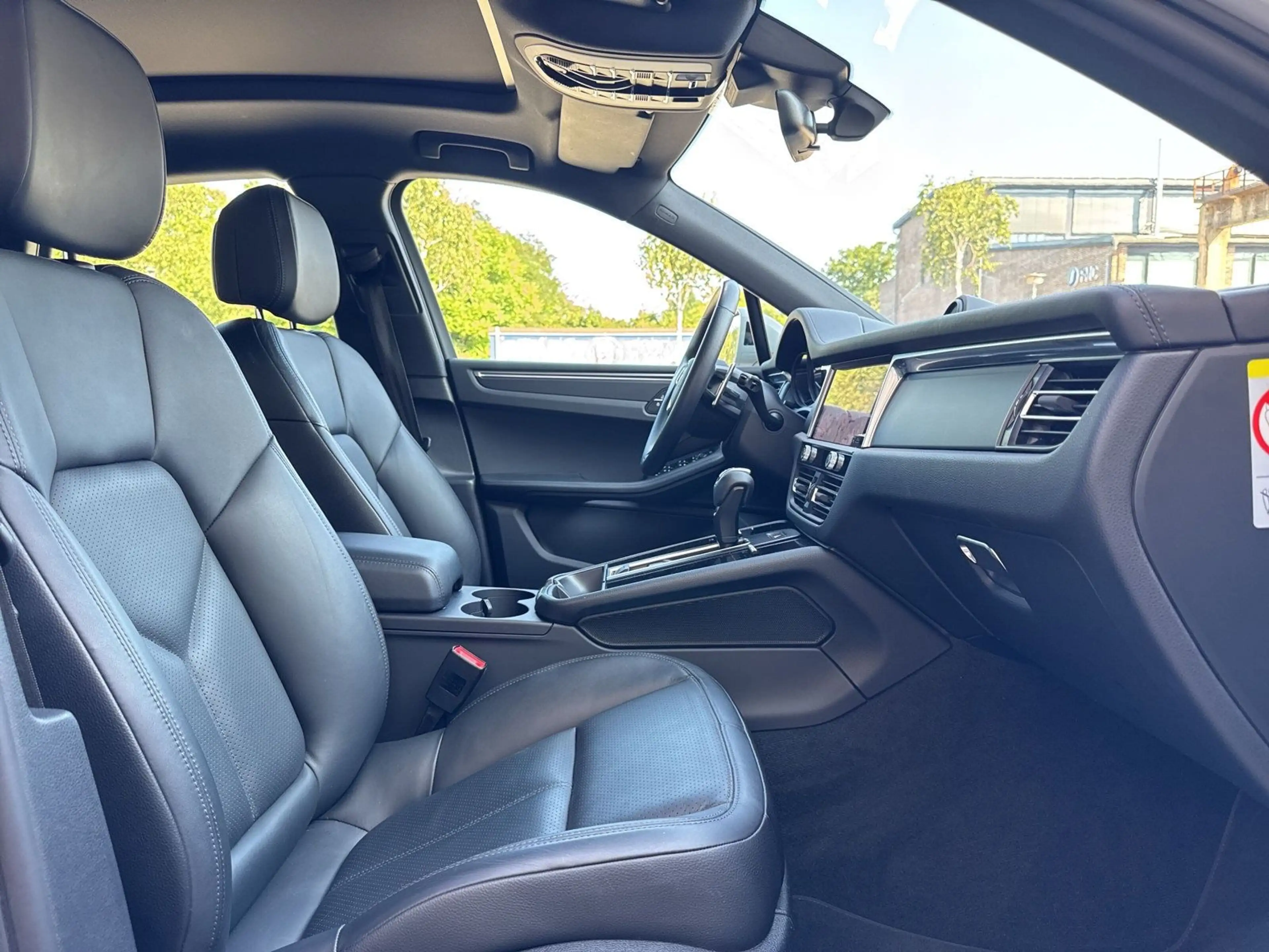Porsche Macan / BOSE / Pano / Standheizung — photo 9